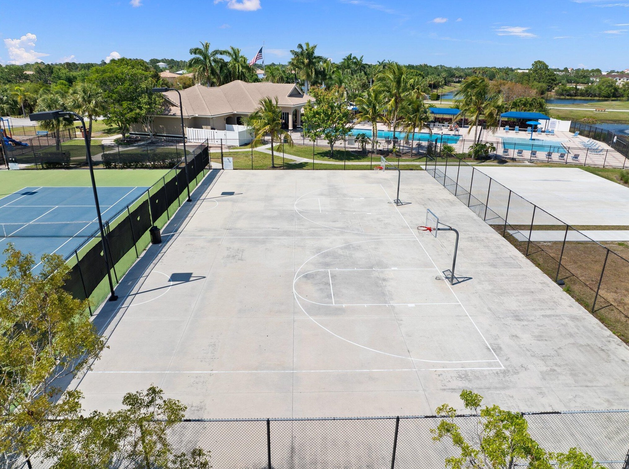 2238 Newport Isles Blvd, Fort Pierce FL  34953-4577 exterior