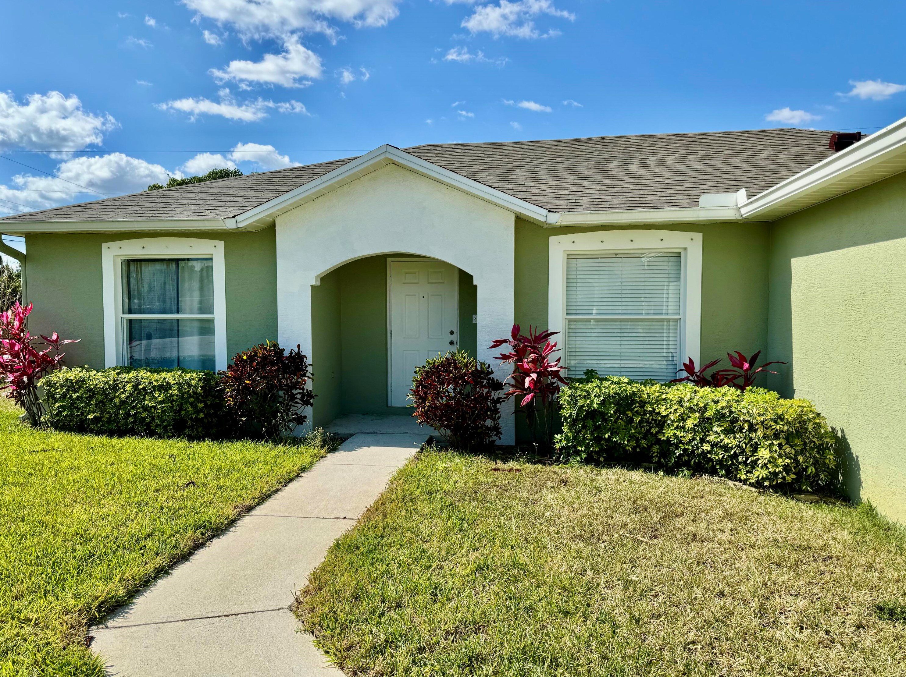 452 Sw Tarra Ave, Fort Pierce, FL 34953