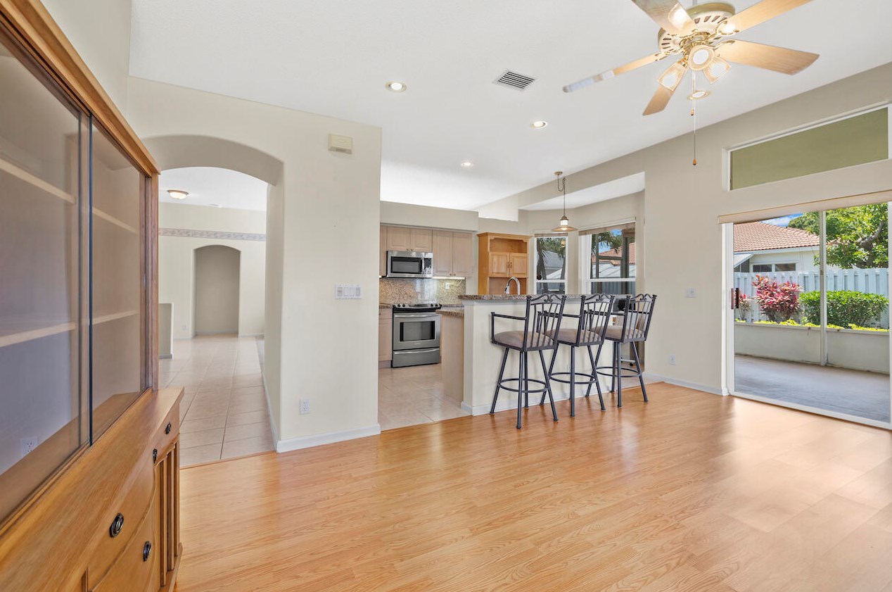 5989 Las Colinas Cir, Lake Worth FL  33463-6558 exterior