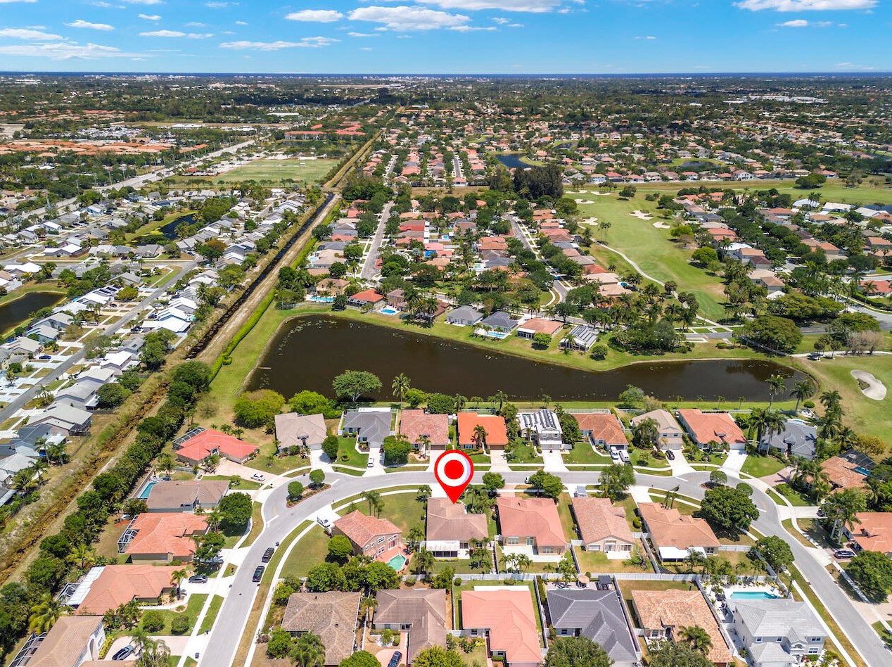 5989 Las Colinas Cir, Lake Worth FL  33463-6558 exterior