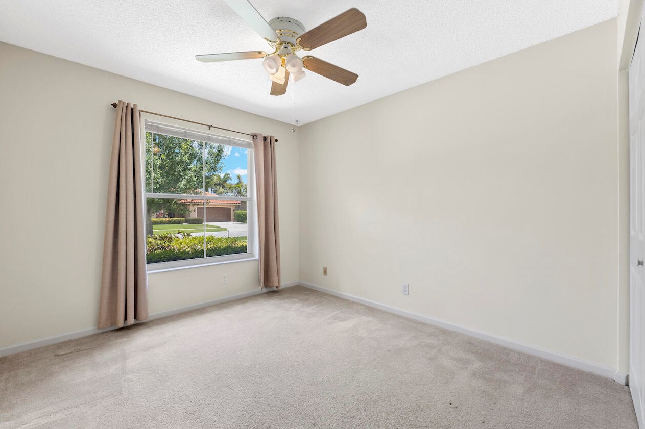 5989 Las Colinas Cir, Lake Worth FL  33463-6558 exterior