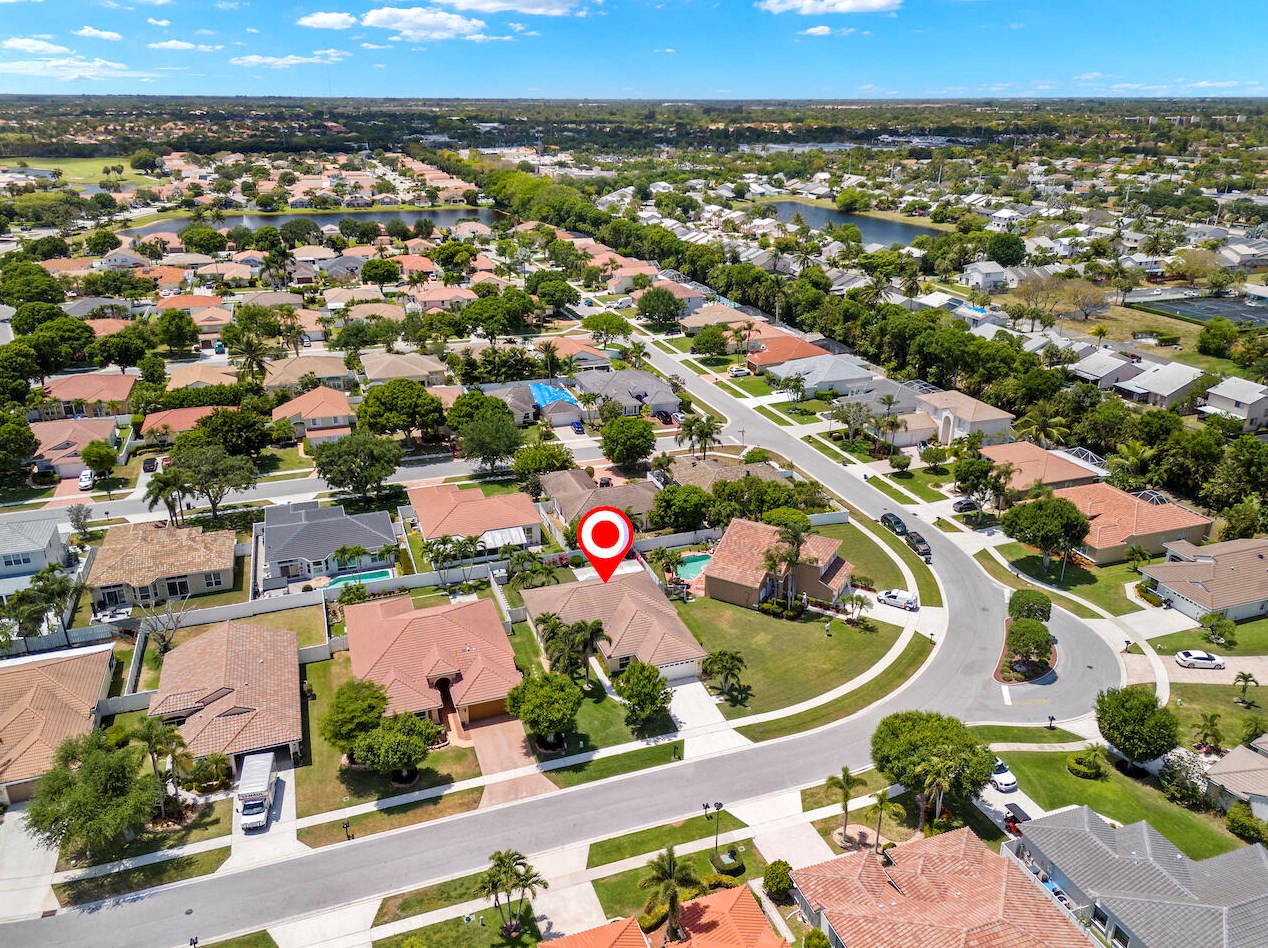 5989 Las Colinas Cir, Lake Worth FL  33463-6558 exterior