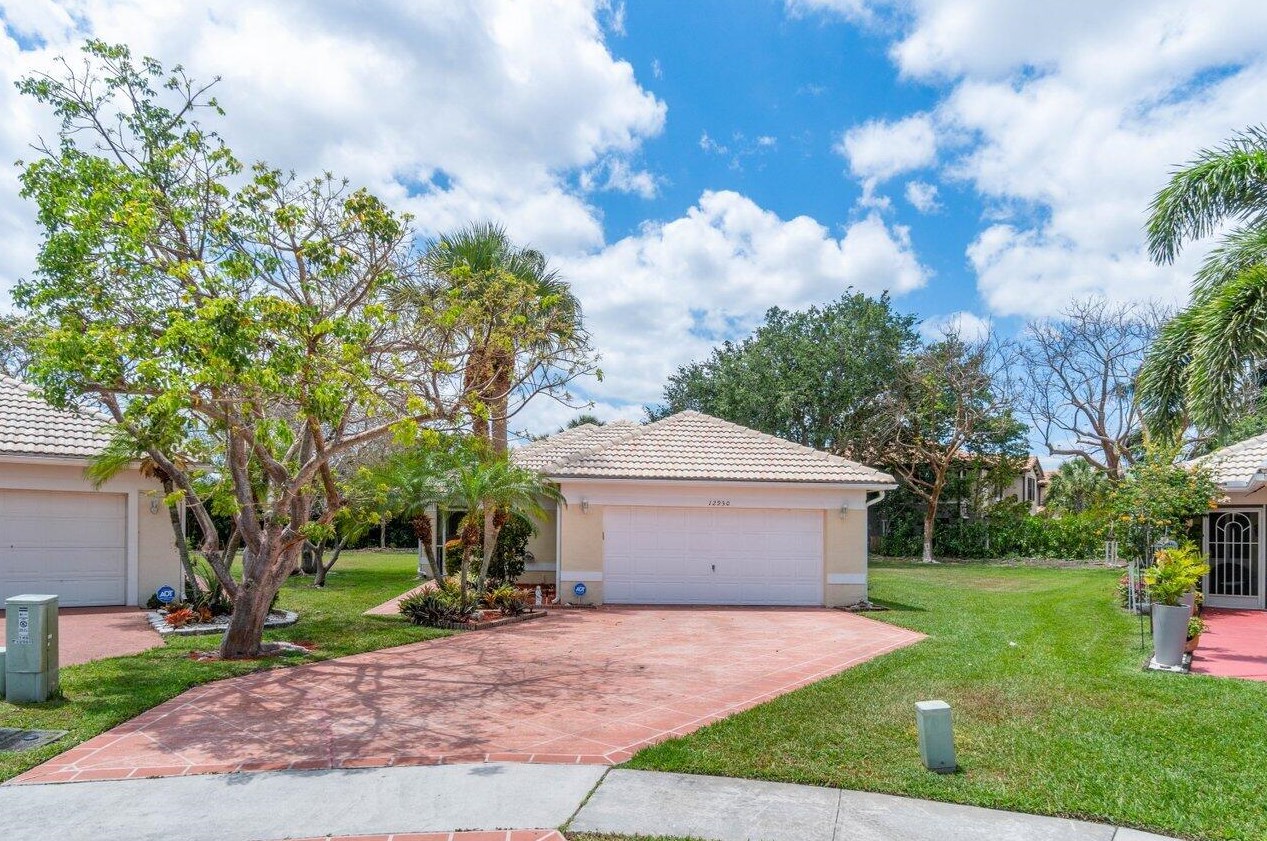 12950 Hampton Lakes Cir, Boynton Beach, FL 33436-8204
