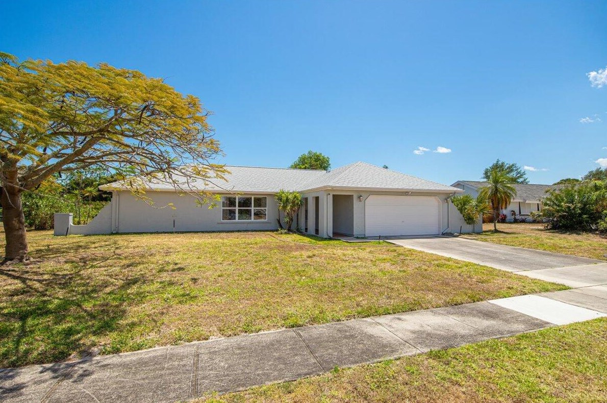 2437 Se Drayton Rd, Fort Pierce, FL 34952
