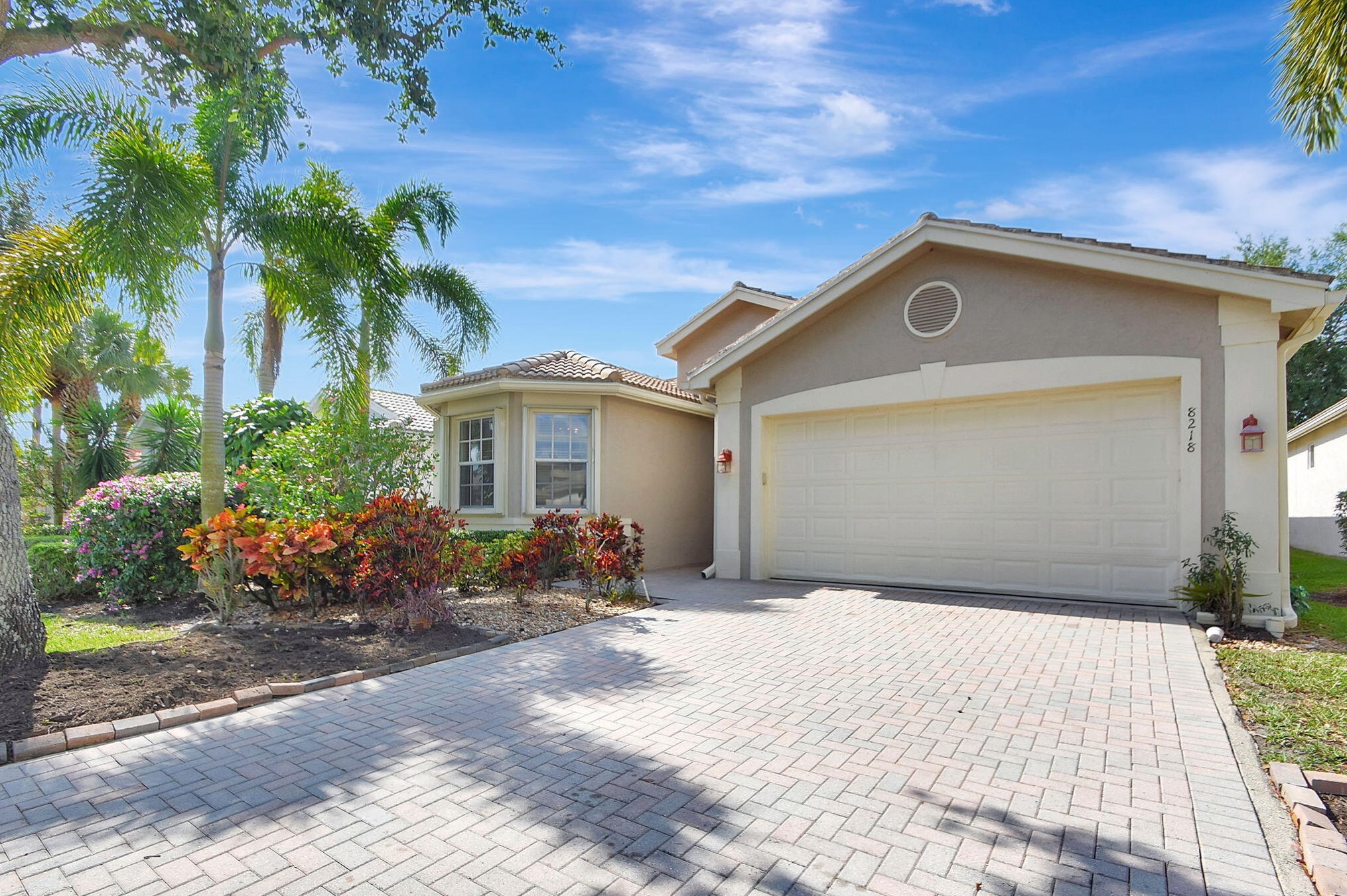8218 Sandpiper Glen Dr, Lake Worth, FL 33467-6946