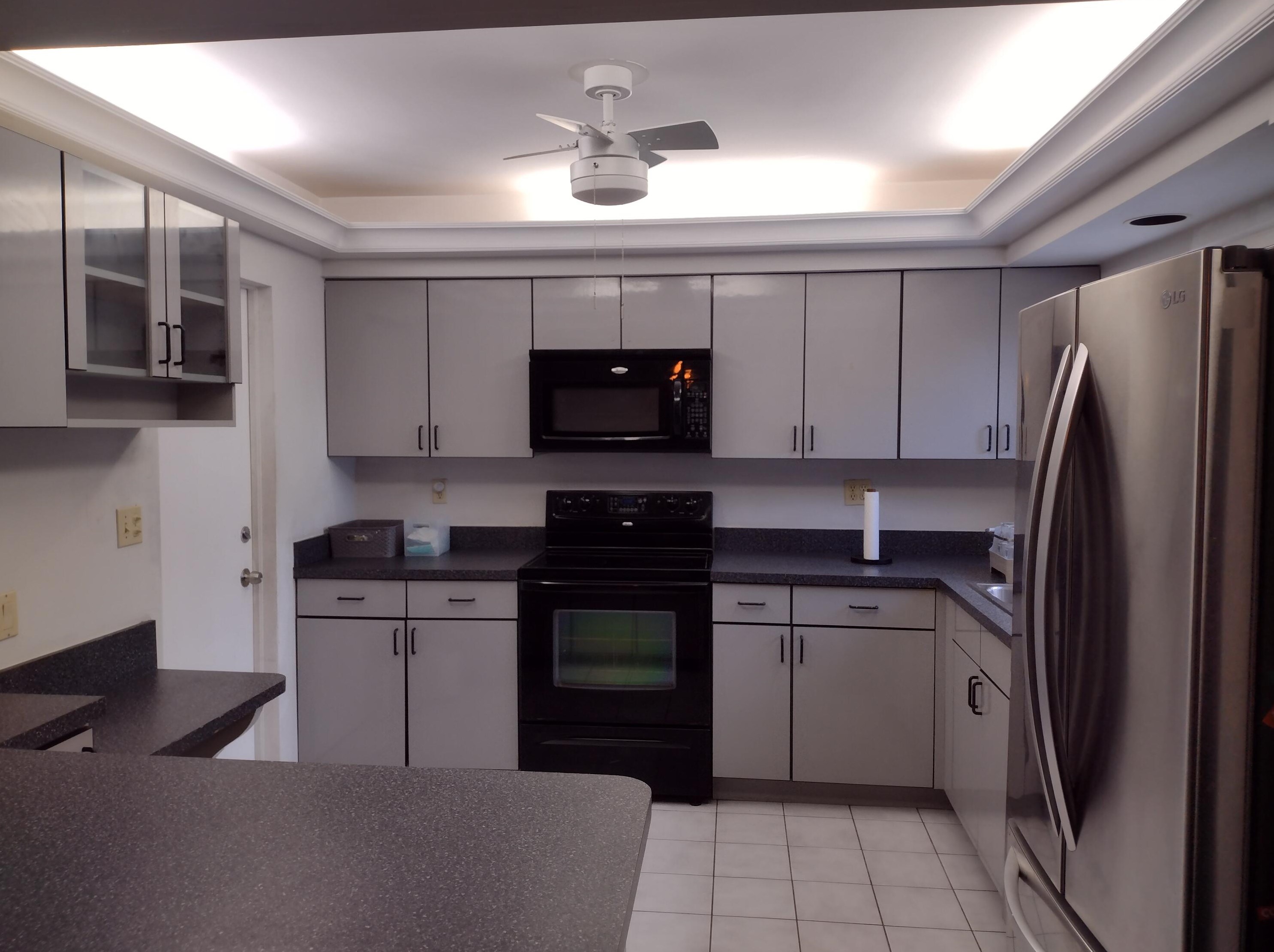 1023 Golf Dr, Hollywood, FL 33021-5524