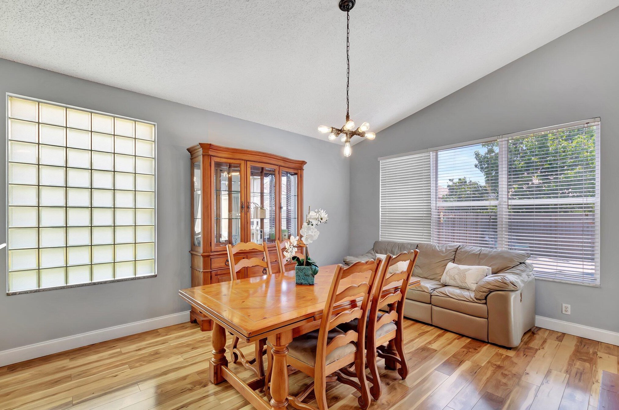 9293 Cove Point Cir, Boynton Beach FL  33472-2765 exterior