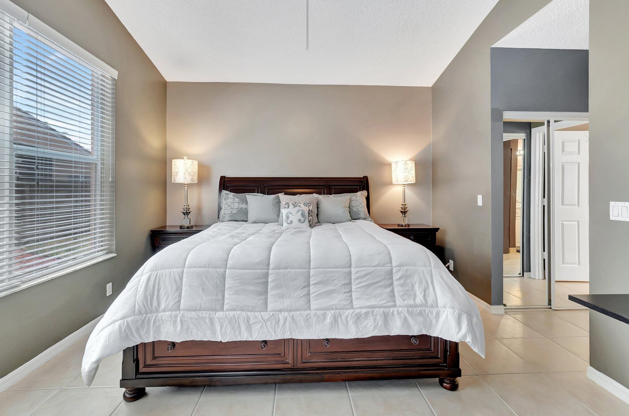 9293 Cove Point Cir, Boynton Beach FL  33472-2765 exterior