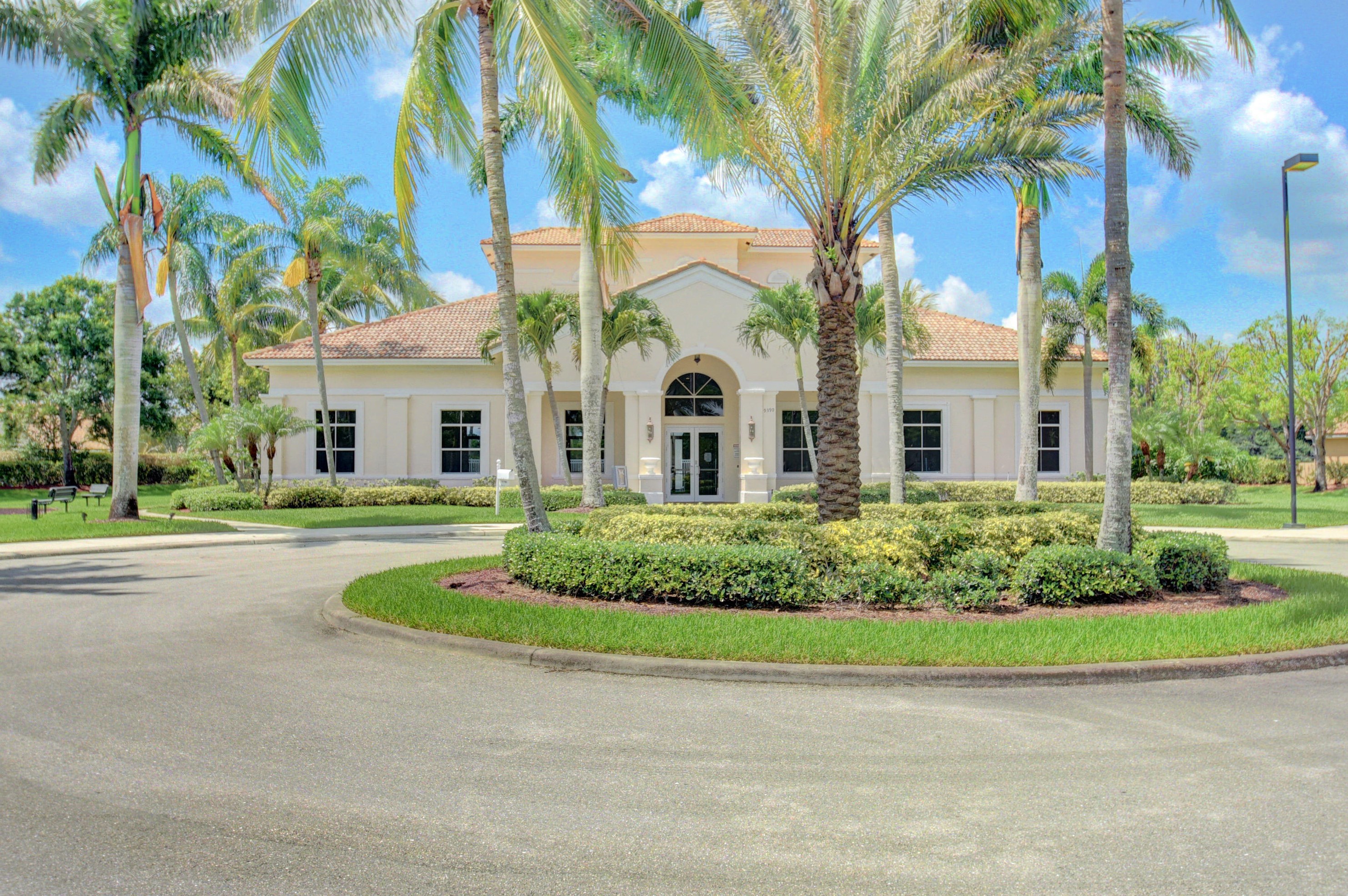 9293 Cove Point Cir, Boynton Beach FL  33472-2765 exterior