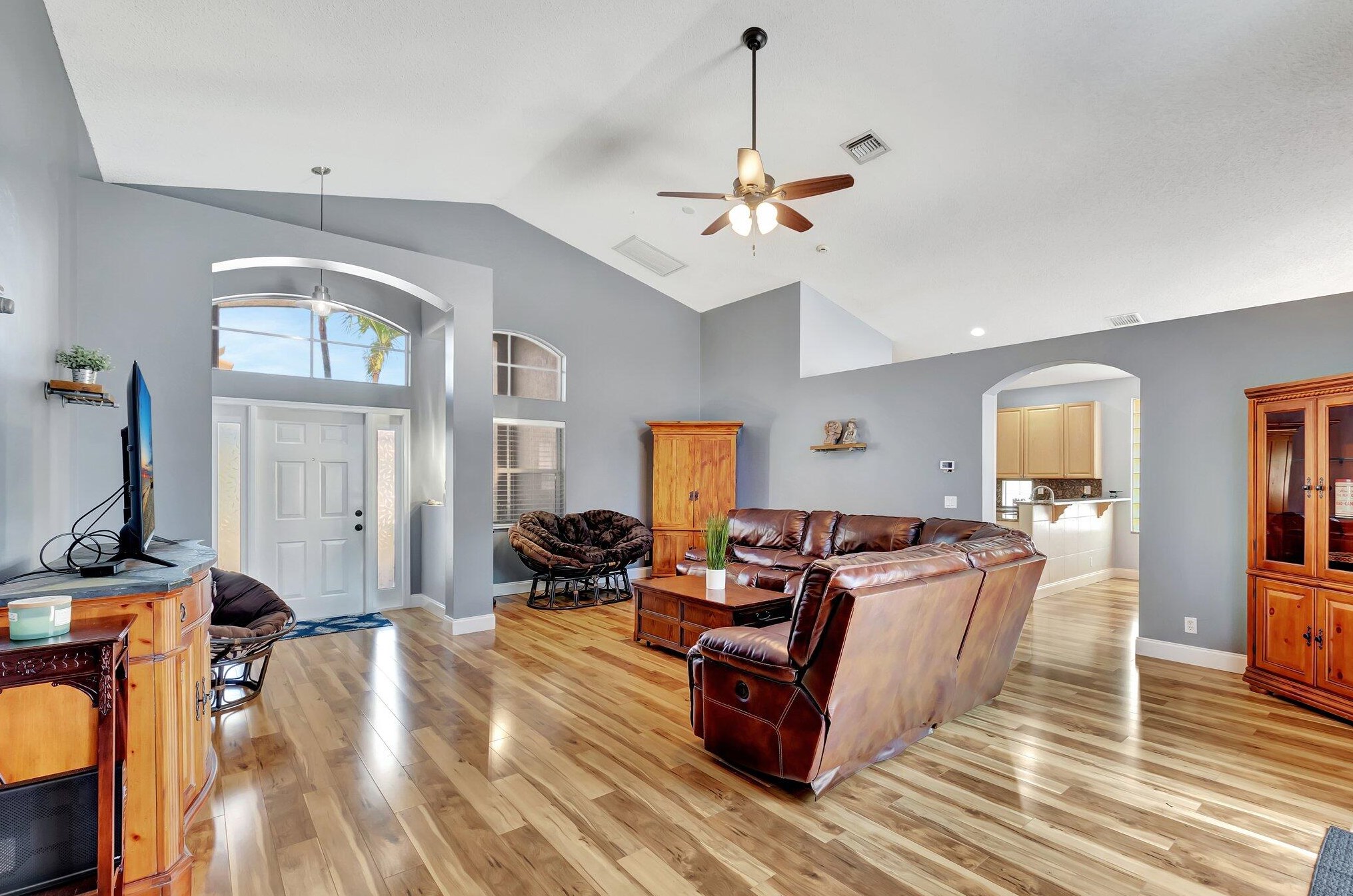 9293 Cove Point Cir, Boynton Beach FL  33472-2765 exterior