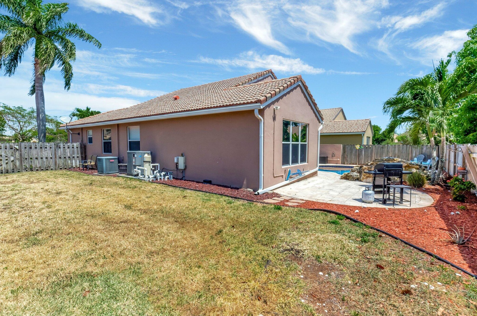 9293 Cove Point Cir, Boynton Beach FL  33472-2765 exterior