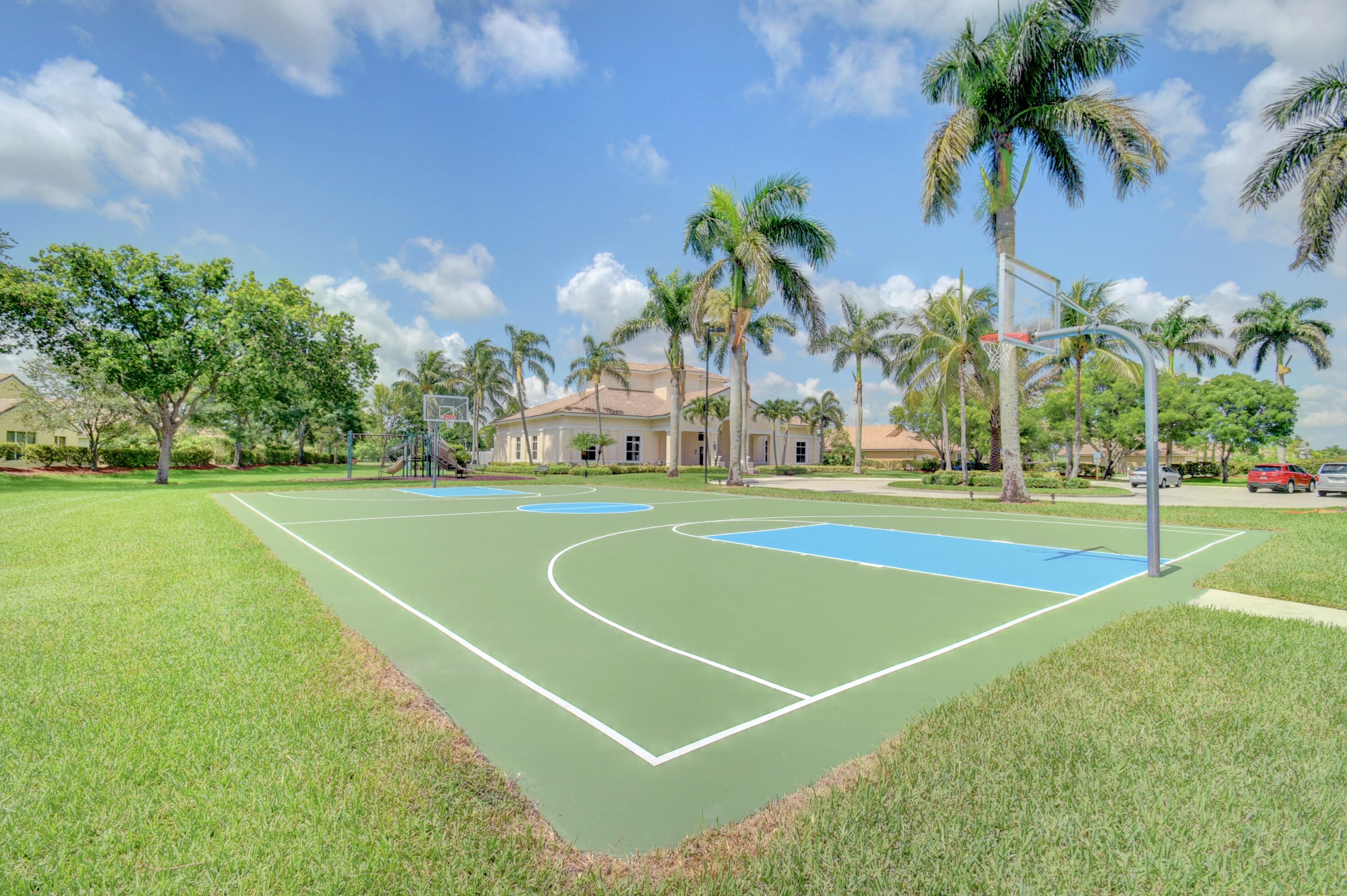 9293 Cove Point Cir, Boynton Beach FL  33472-2765 exterior