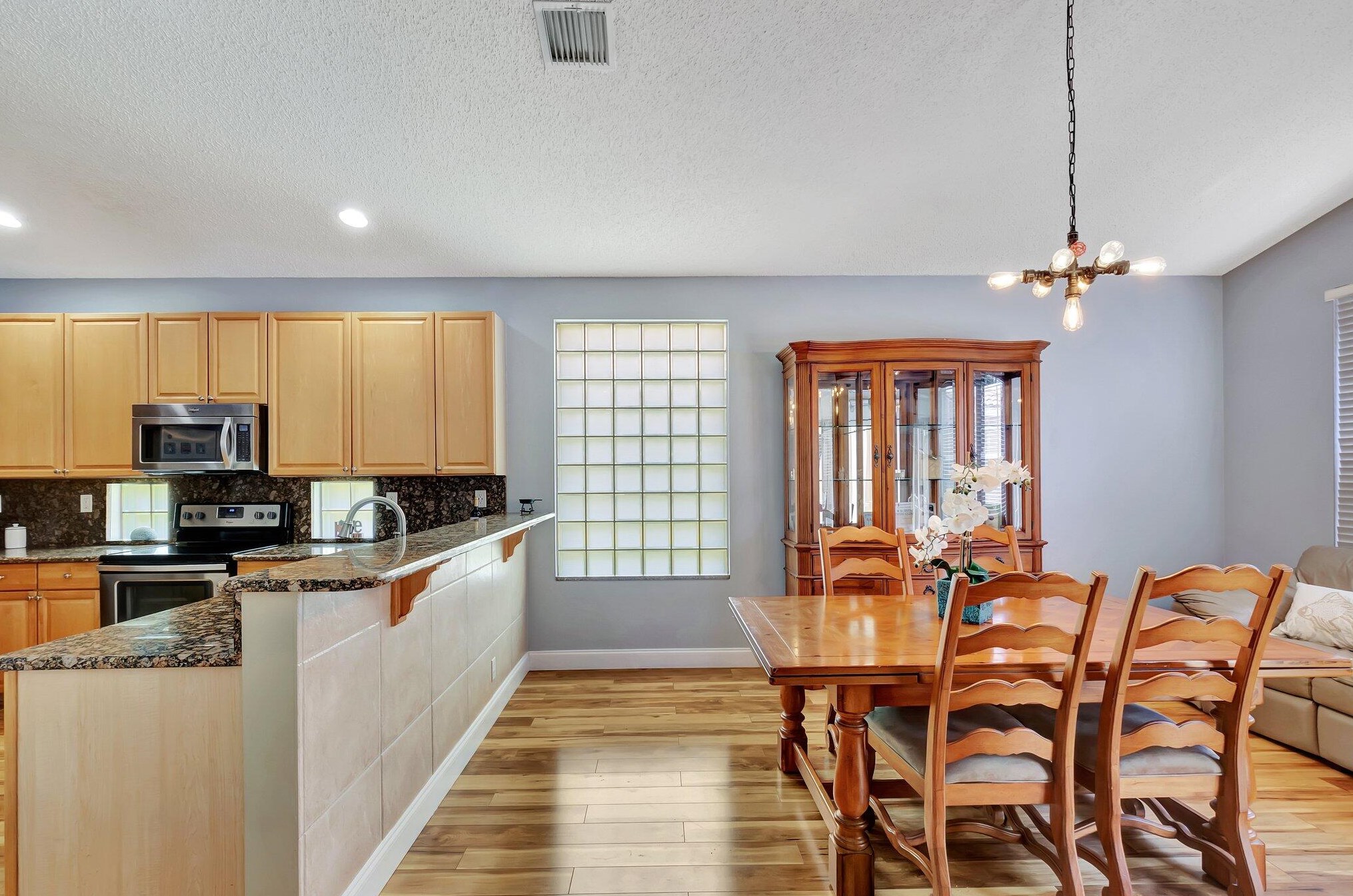 9293 Cove Point Cir, Boynton Beach FL  33472-2765 exterior