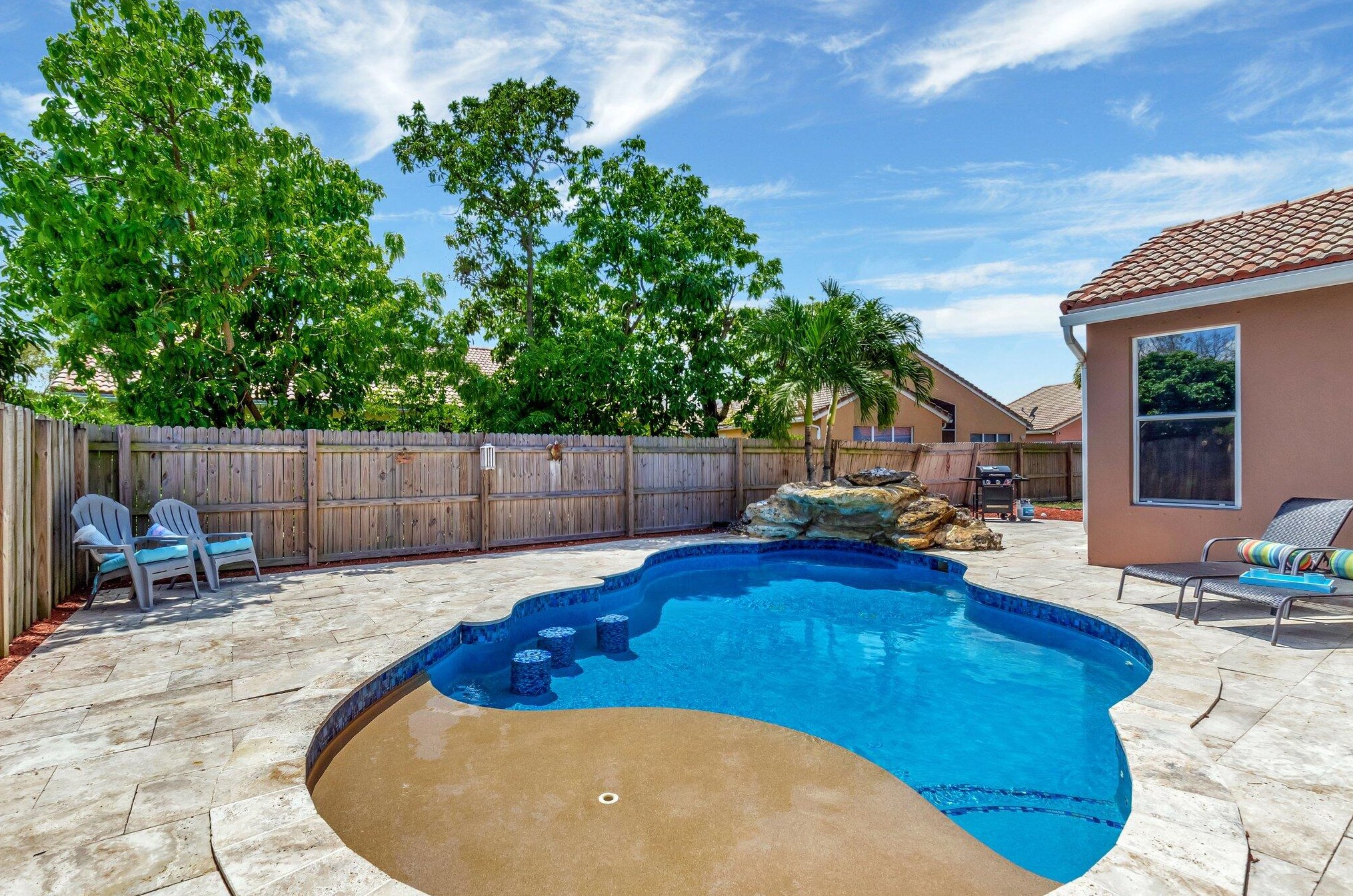 9293 Cove Point Cir, Boynton Beach FL  33472-2765 exterior