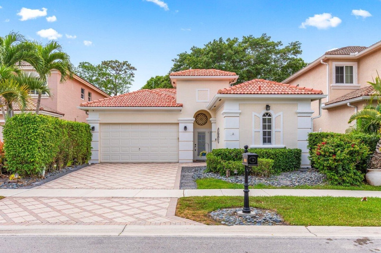 9680 Vineyard Ct, Boca Raton, FL 33428-4346