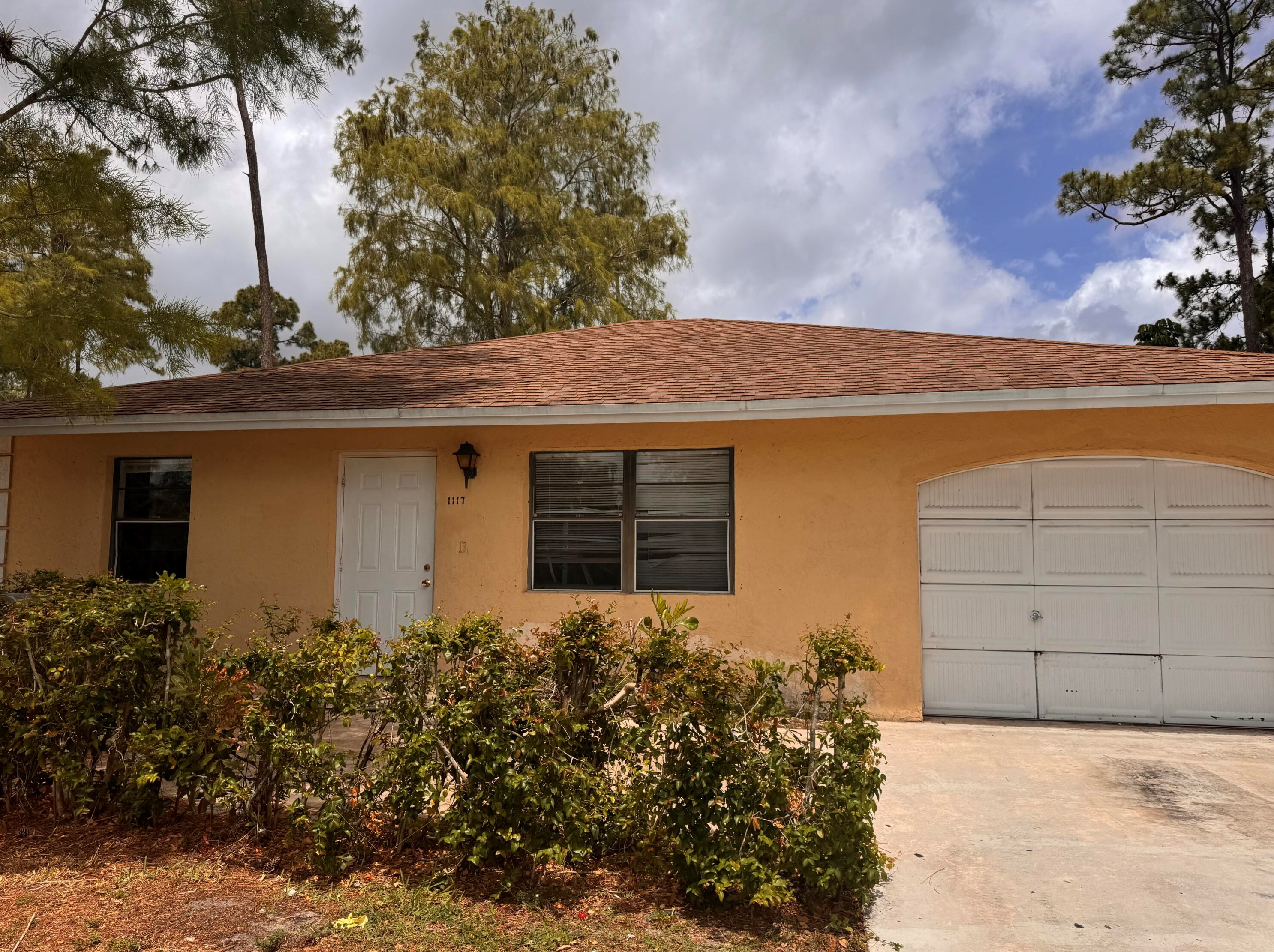 1117 Goldenrod Rd, West Palm Beach, FL 33414-8527