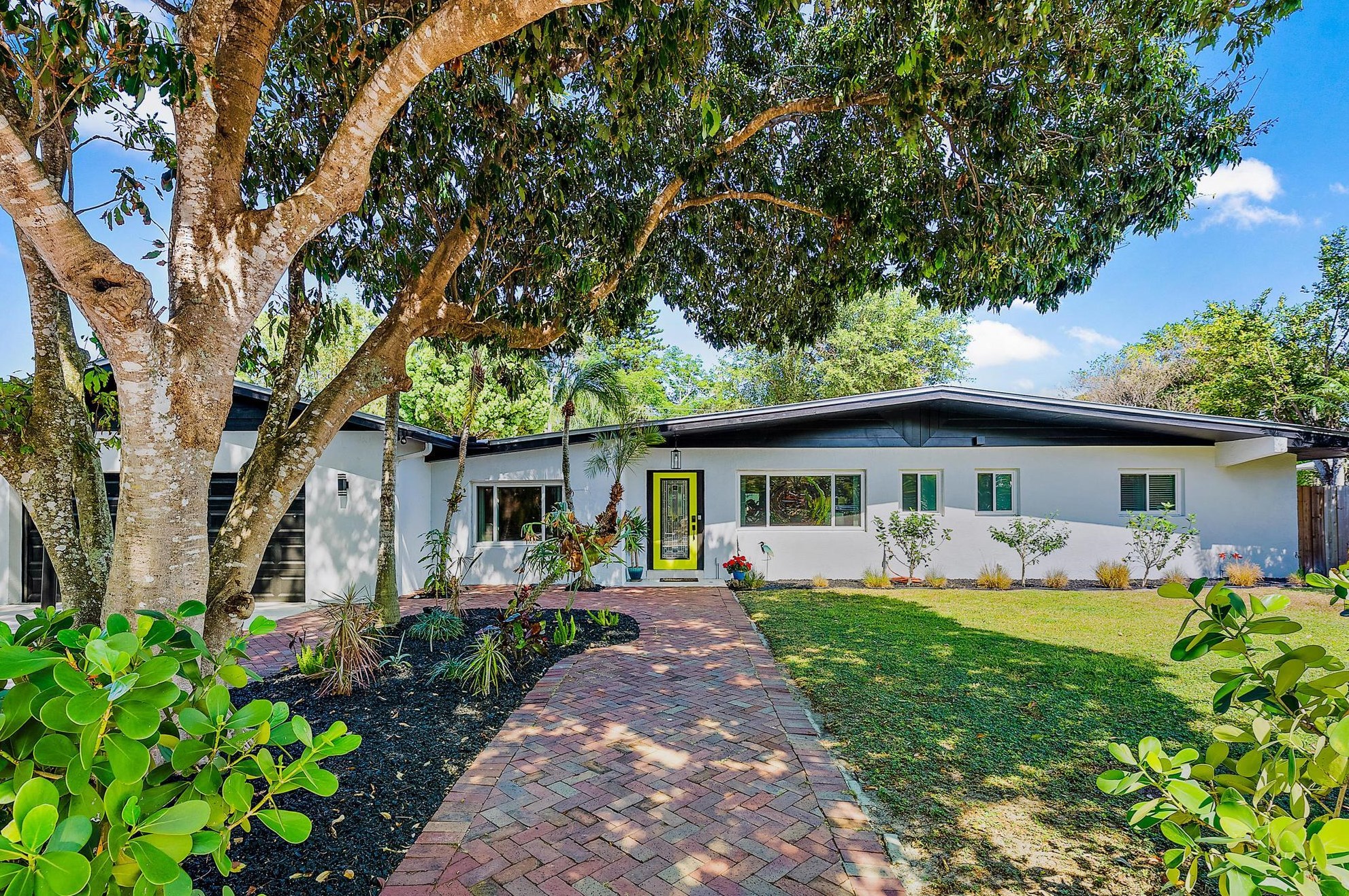 805 Madison Ave, Stuart FL  34996-3262 exterior