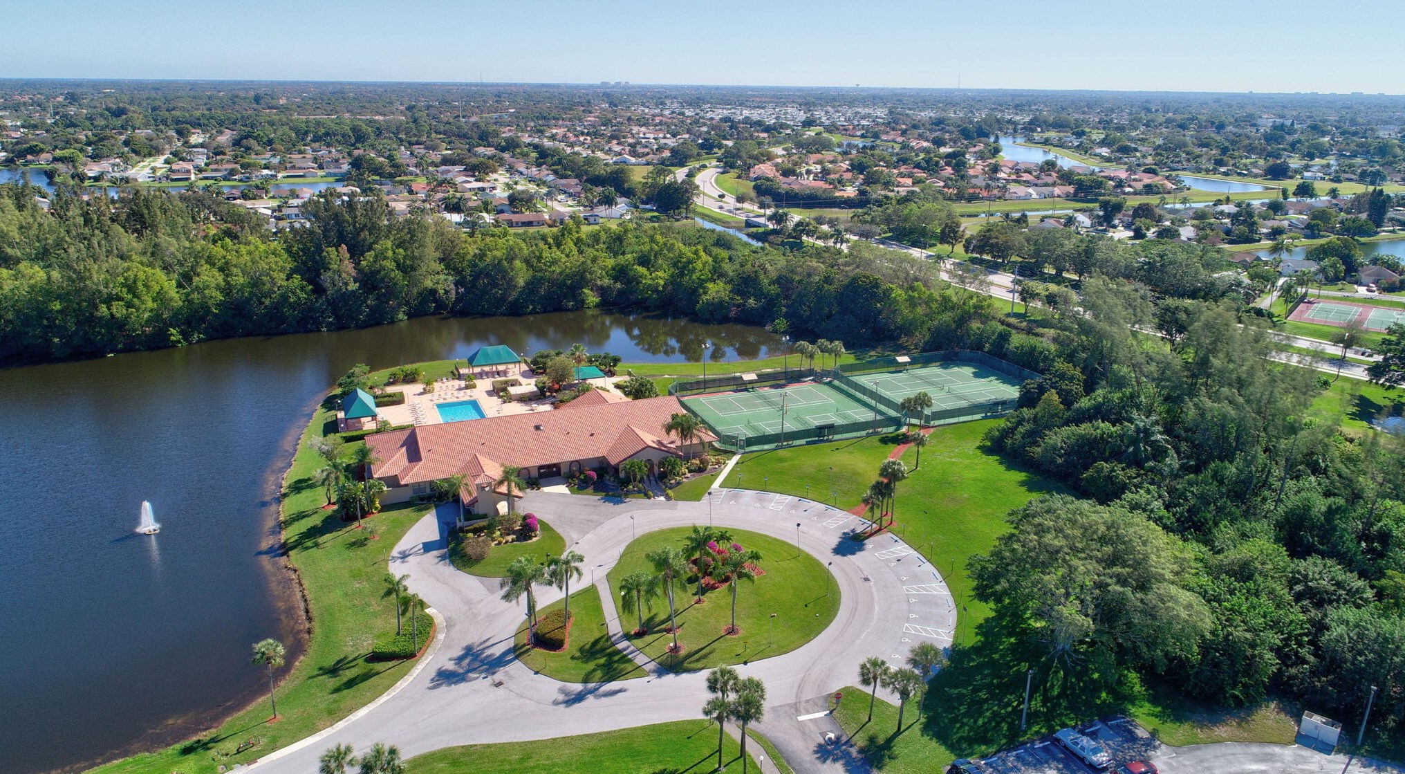 5935 Parkwalk Dr, Boynton Beach FL  33472-2325 exterior