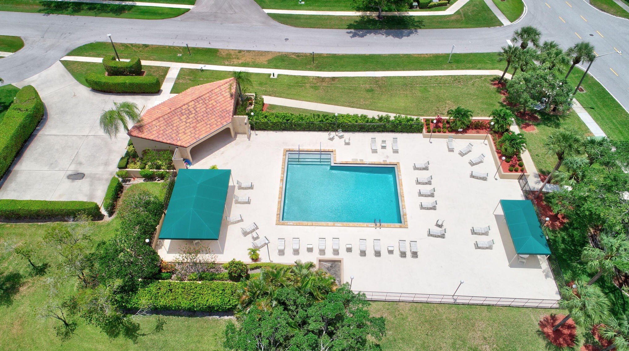 5935 Parkwalk Dr, Boynton Beach FL  33472-2325 exterior