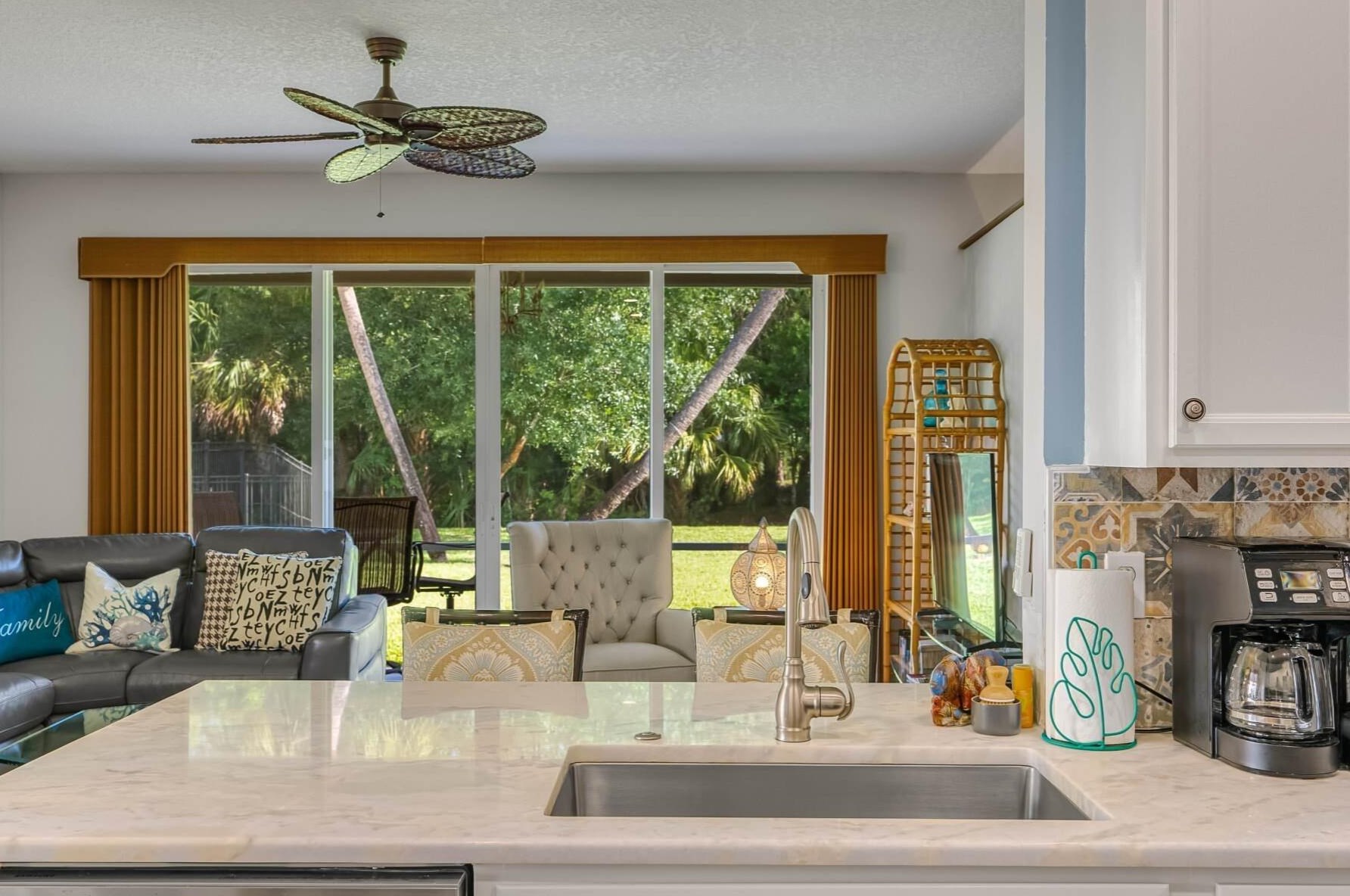 6080 46 Ln, Vero Beach FL  32967-6318 exterior