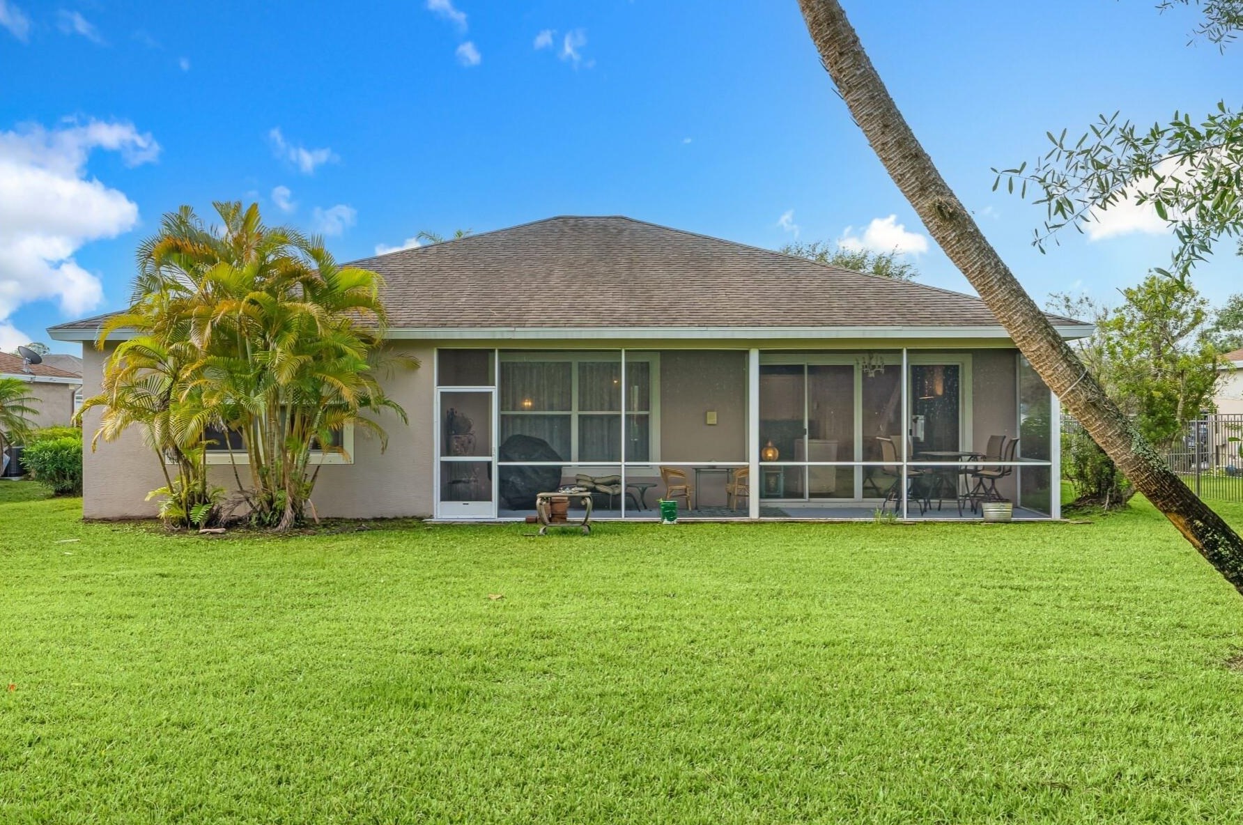 6080 46 Ln, Vero Beach FL  32967-6318 exterior