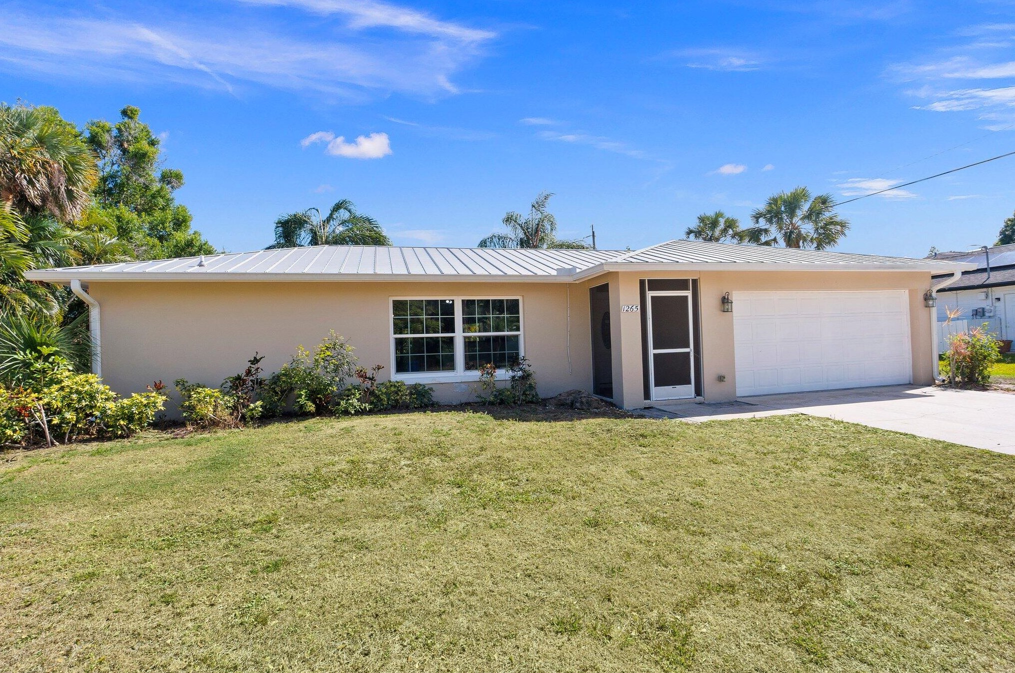 1265 5th Pl, Vero Beach, FL 32962-1561