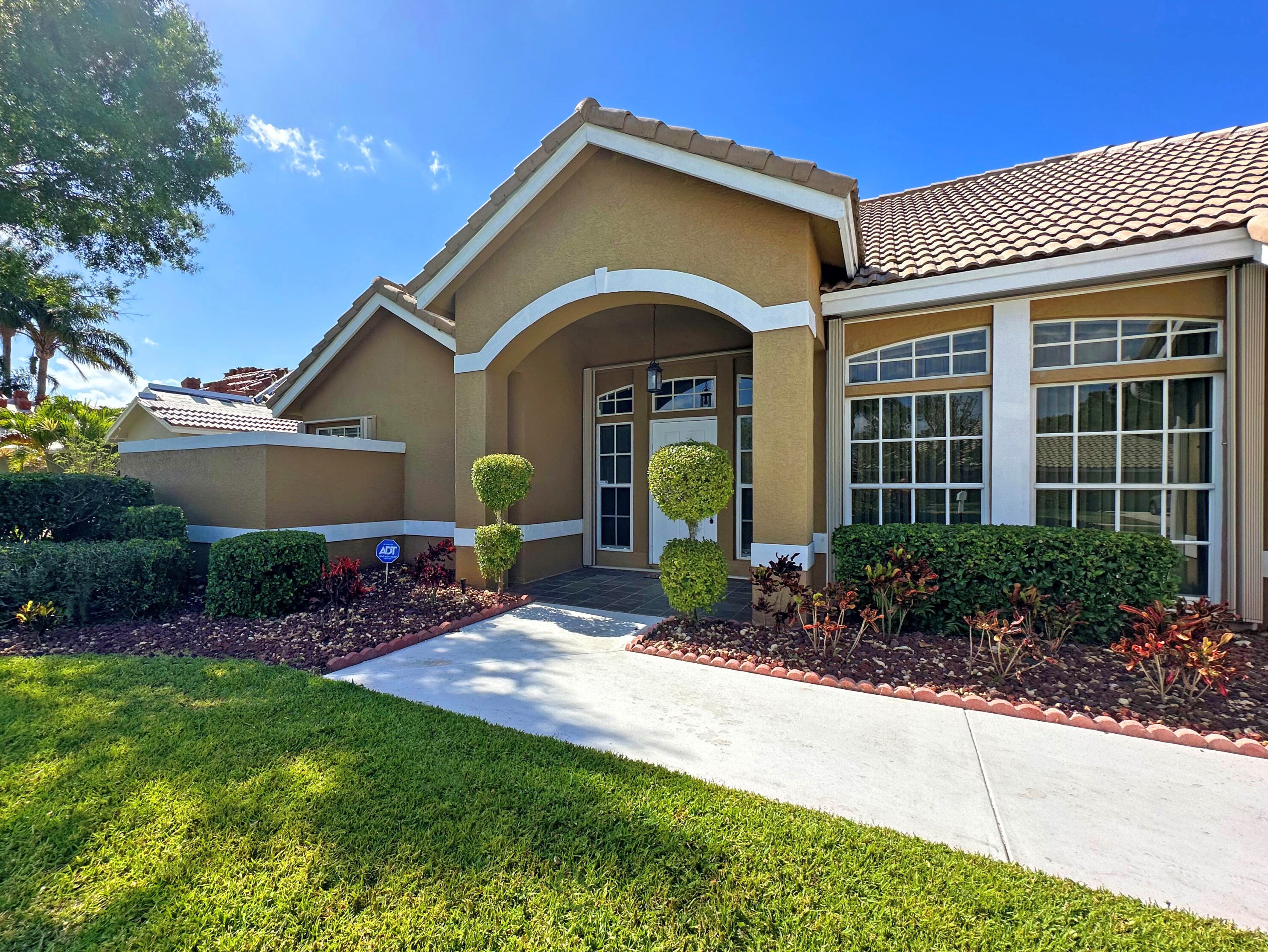 1286 Maplewood Dr, Fort Pierce, FL 34986-2313