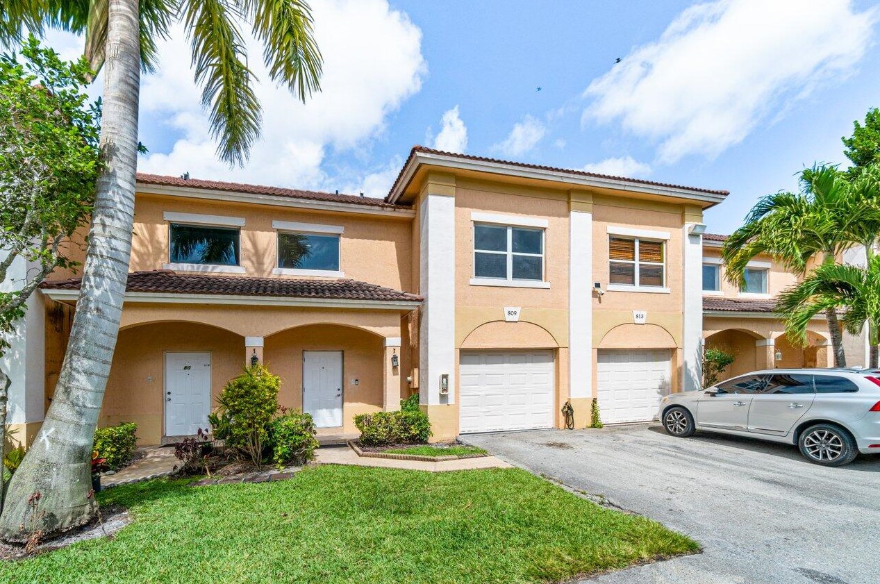 809 Talia Cir, Lake Worth, FL 33461-6910