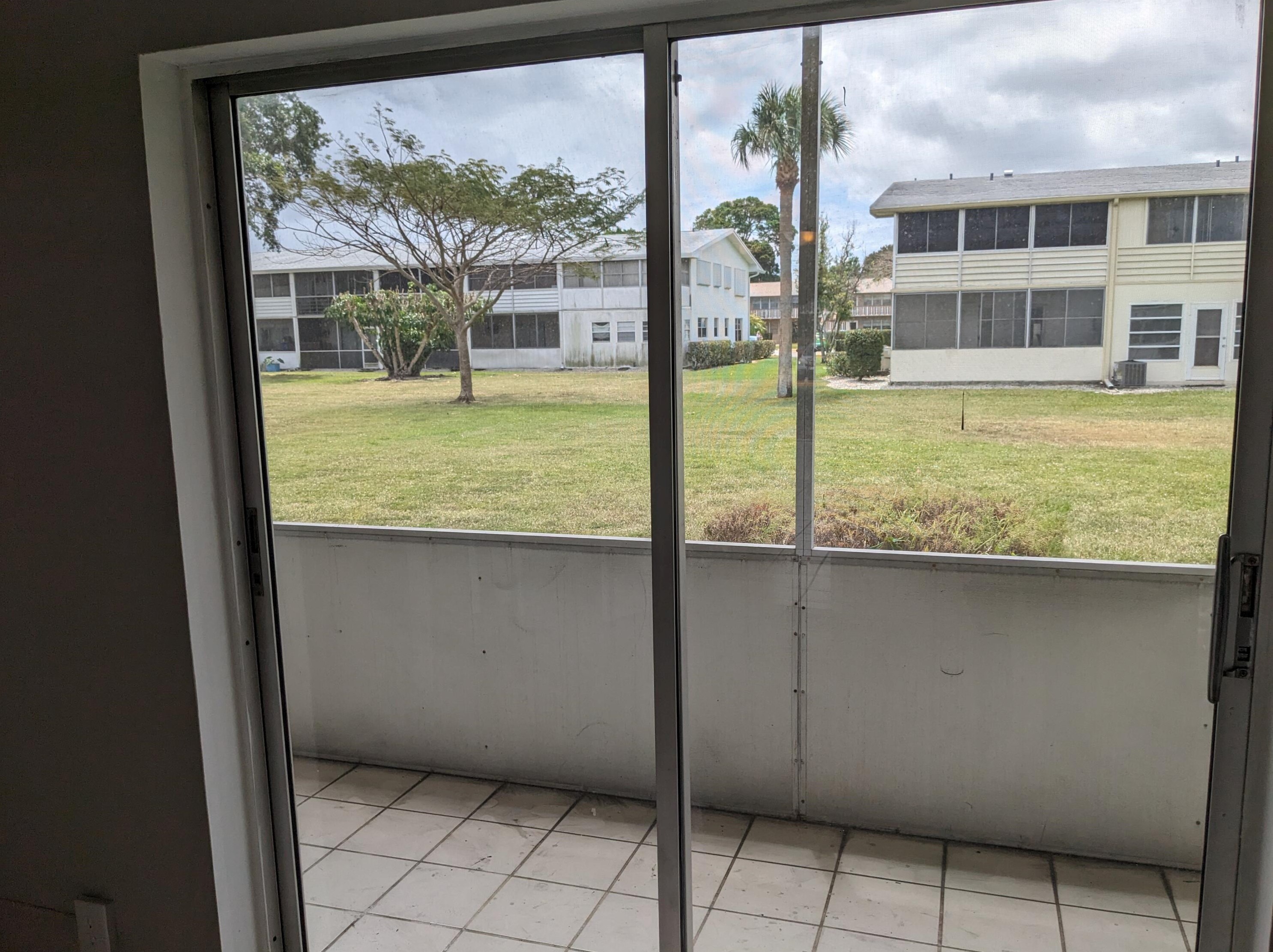 267 Camden L, West Palm Beach FL  33417-2055 exterior