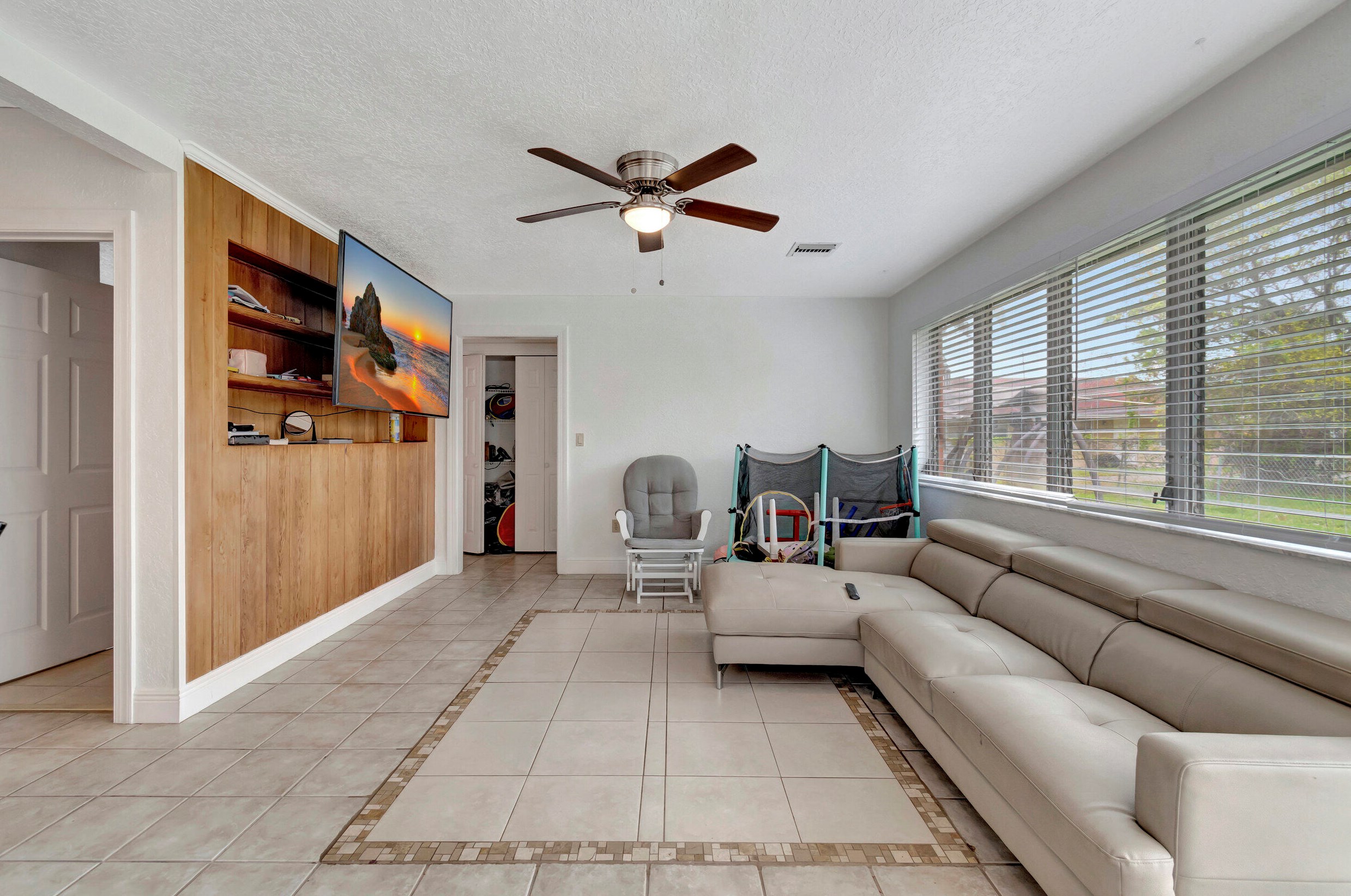 3856 7th Ave, Lake Worth FL  33461-2826 exterior