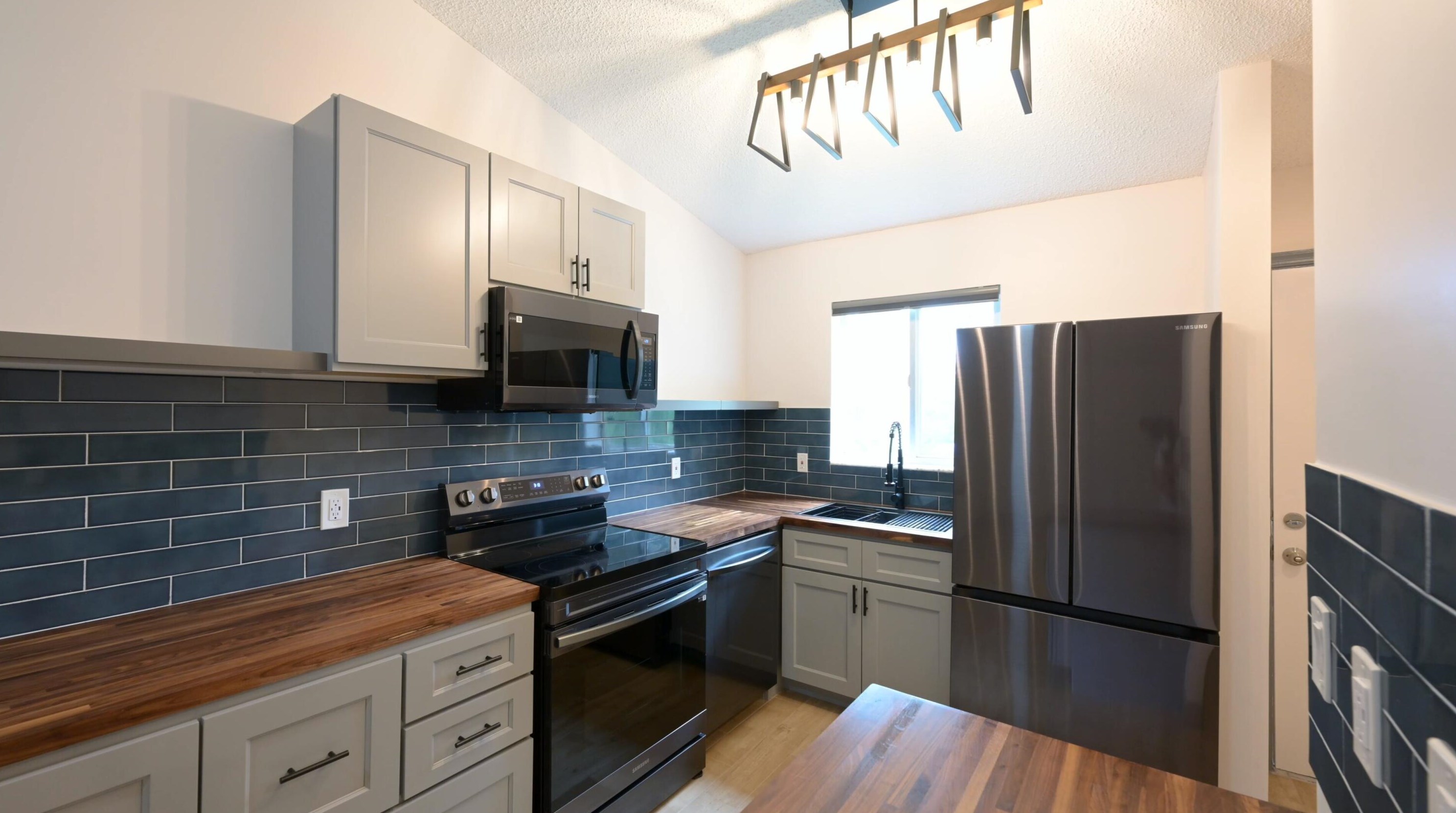 5214 Stacy St #10, West Palm Beach, FL 33417