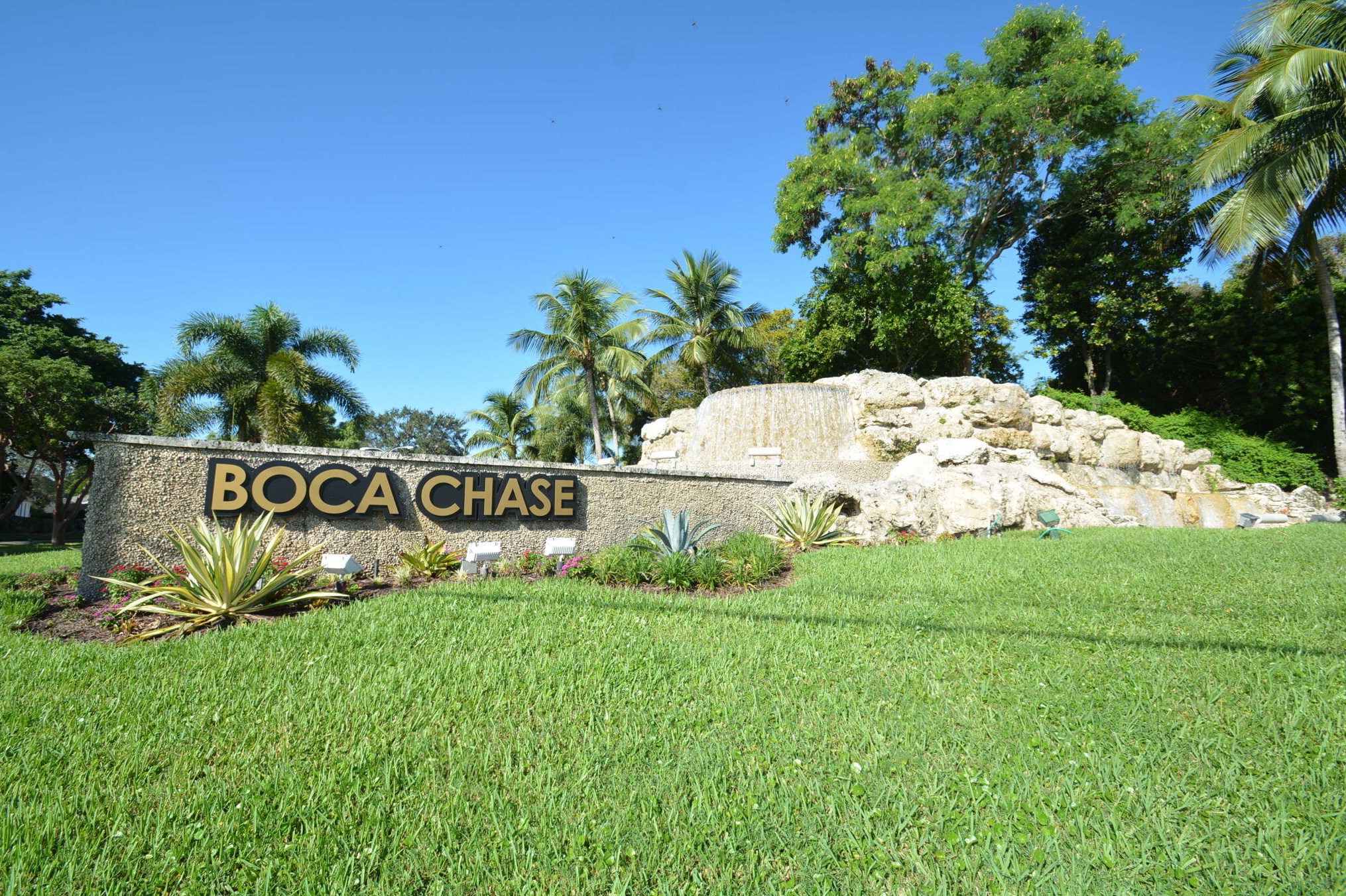 10976 Hidden Lk Pl, Boca Raton FL 33498-1676 exterior