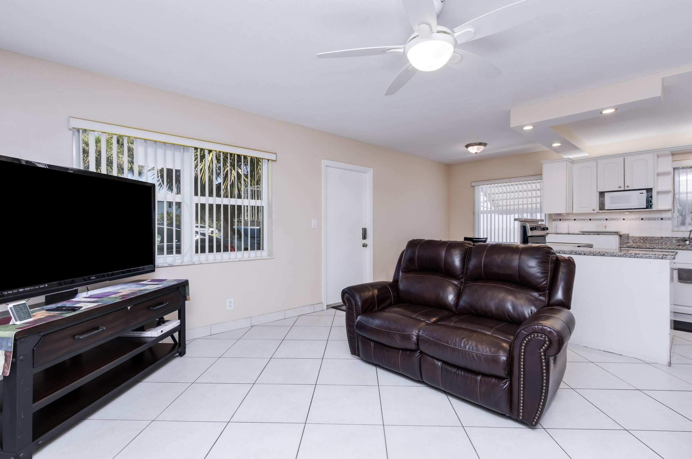 660 Glouchester St, Boca Raton, FL 33487-3233
