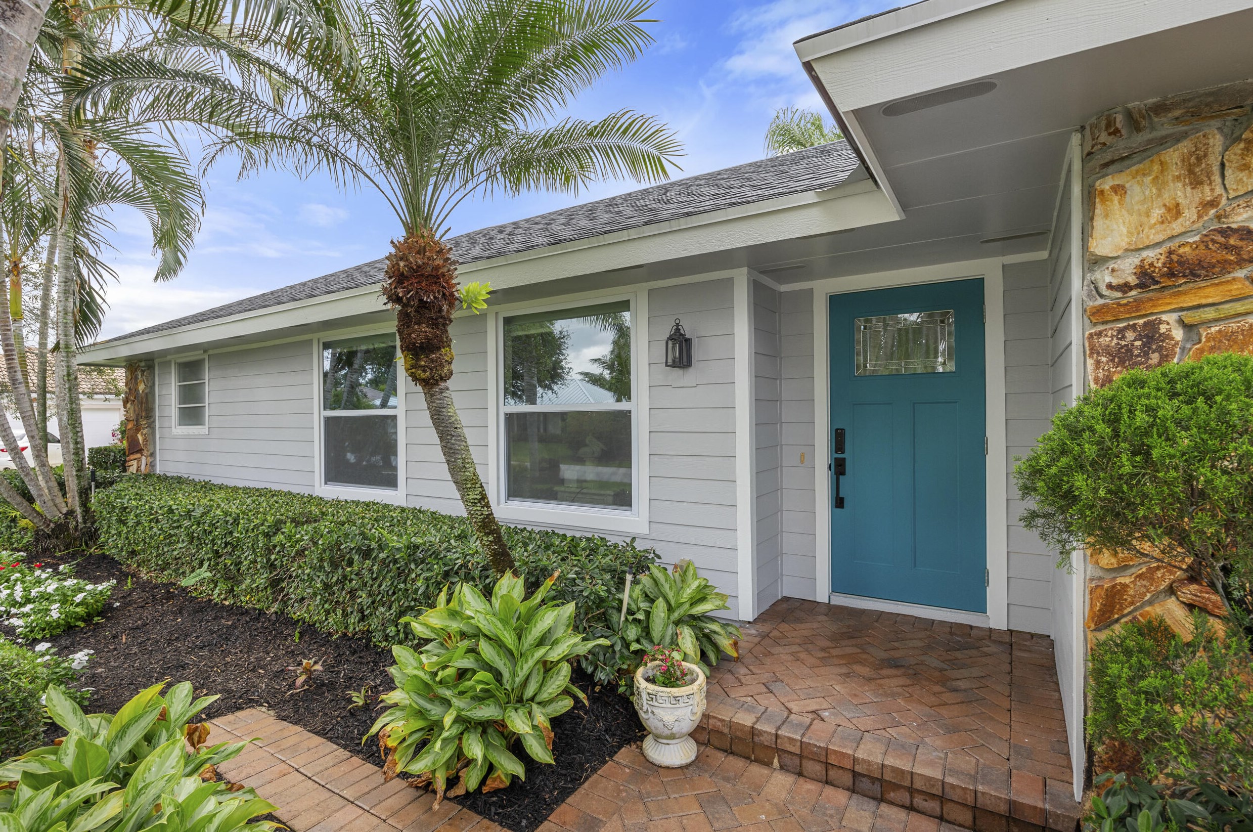 10 Splitrail Cir, Jupiter, FL 33469-1515