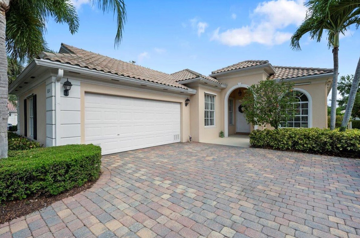 8241 Tobago Ln, West Palm Beach, FL 33414-7430