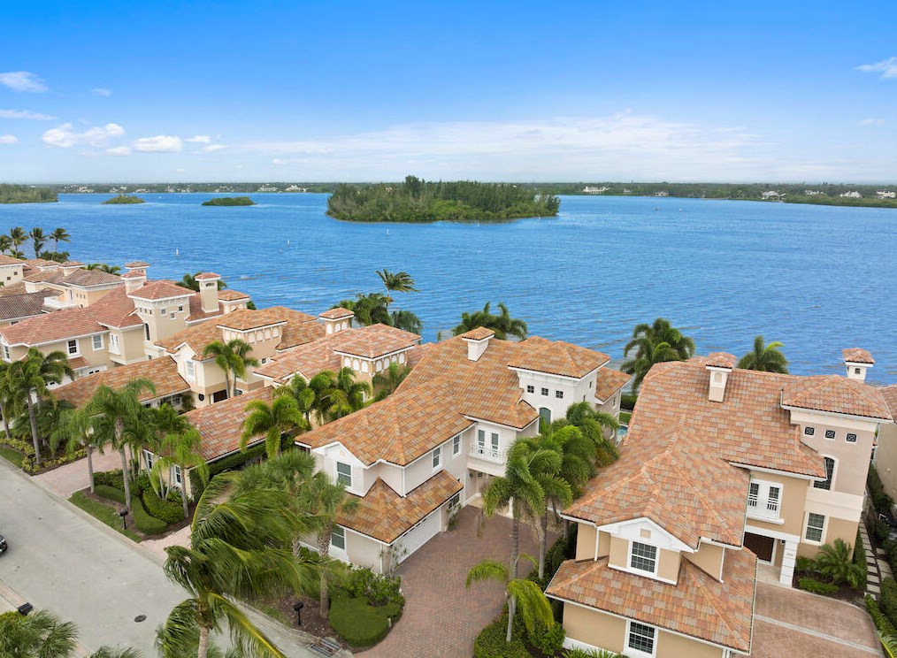 5510 Hbr Vlg Dr, Vero Beach FL  32967-7369 exterior