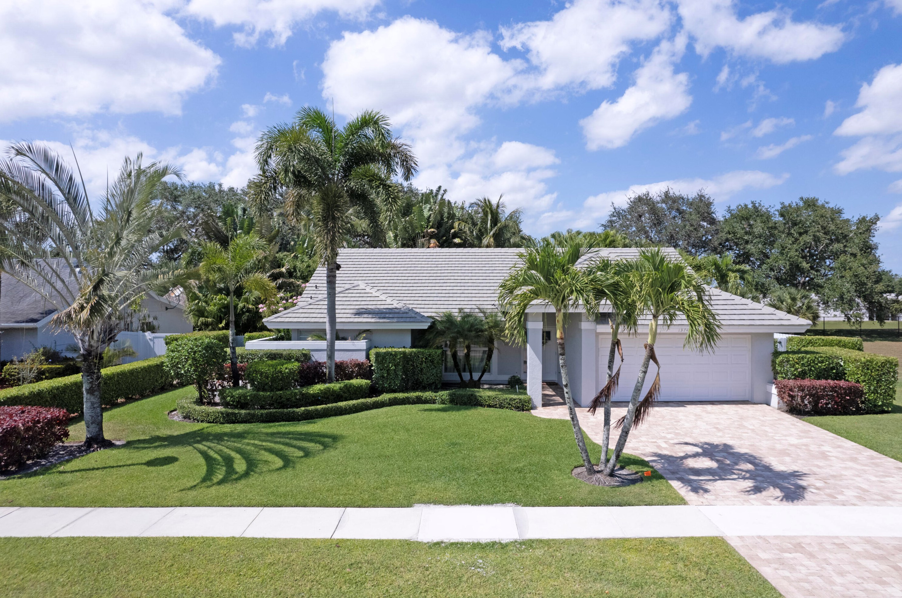 13741 Sheffield St, West Palm Beach, FL 33414-7643