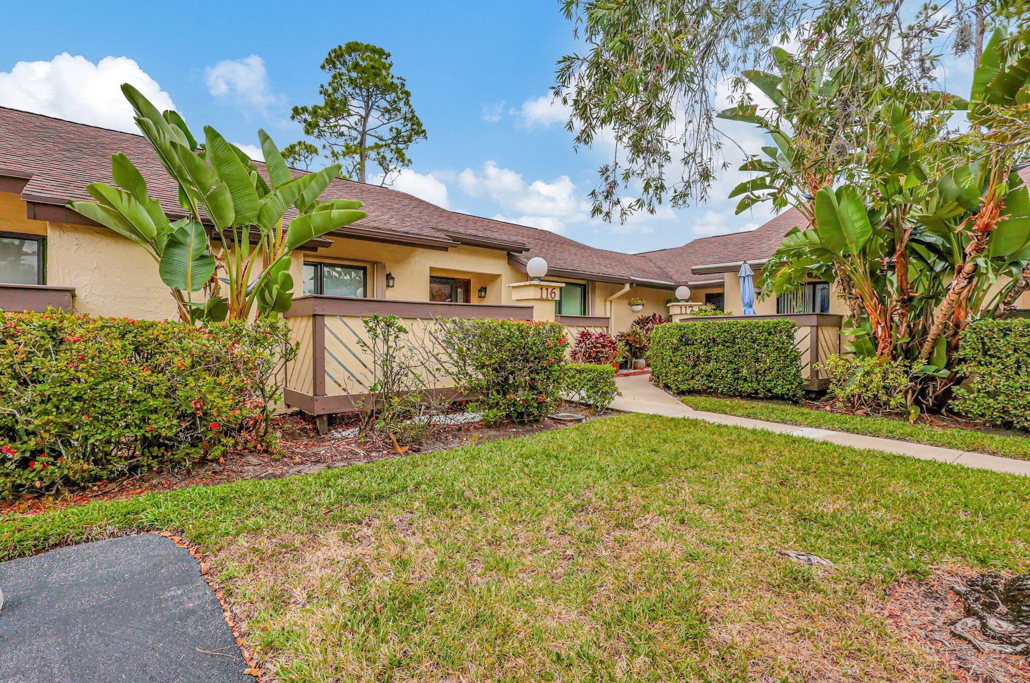 116 Roselle Ct, West Palm Beach, FL 33411-1648