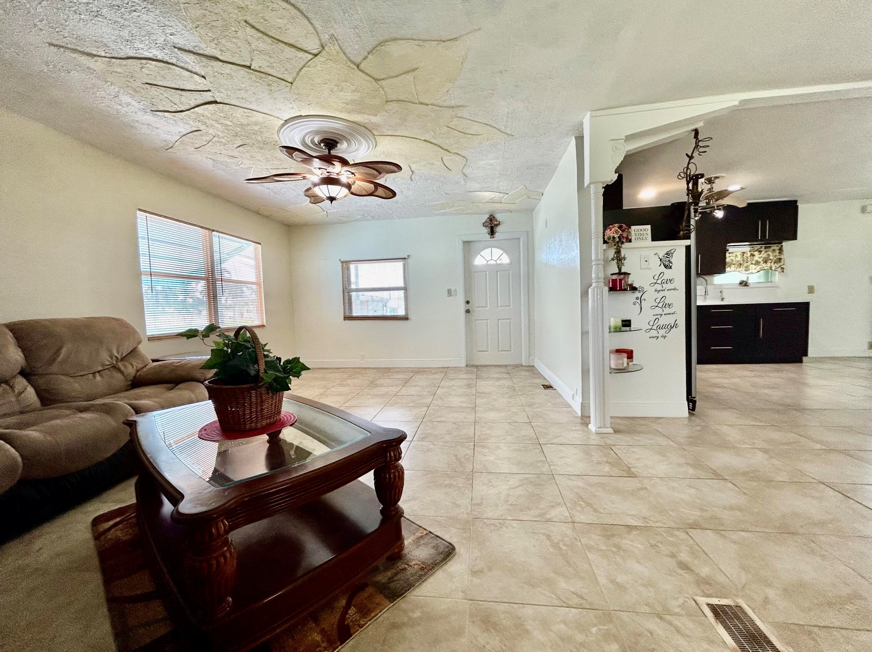 4375 Mockingbird Dr, Boynton Beach FL 33436-2635 exterior