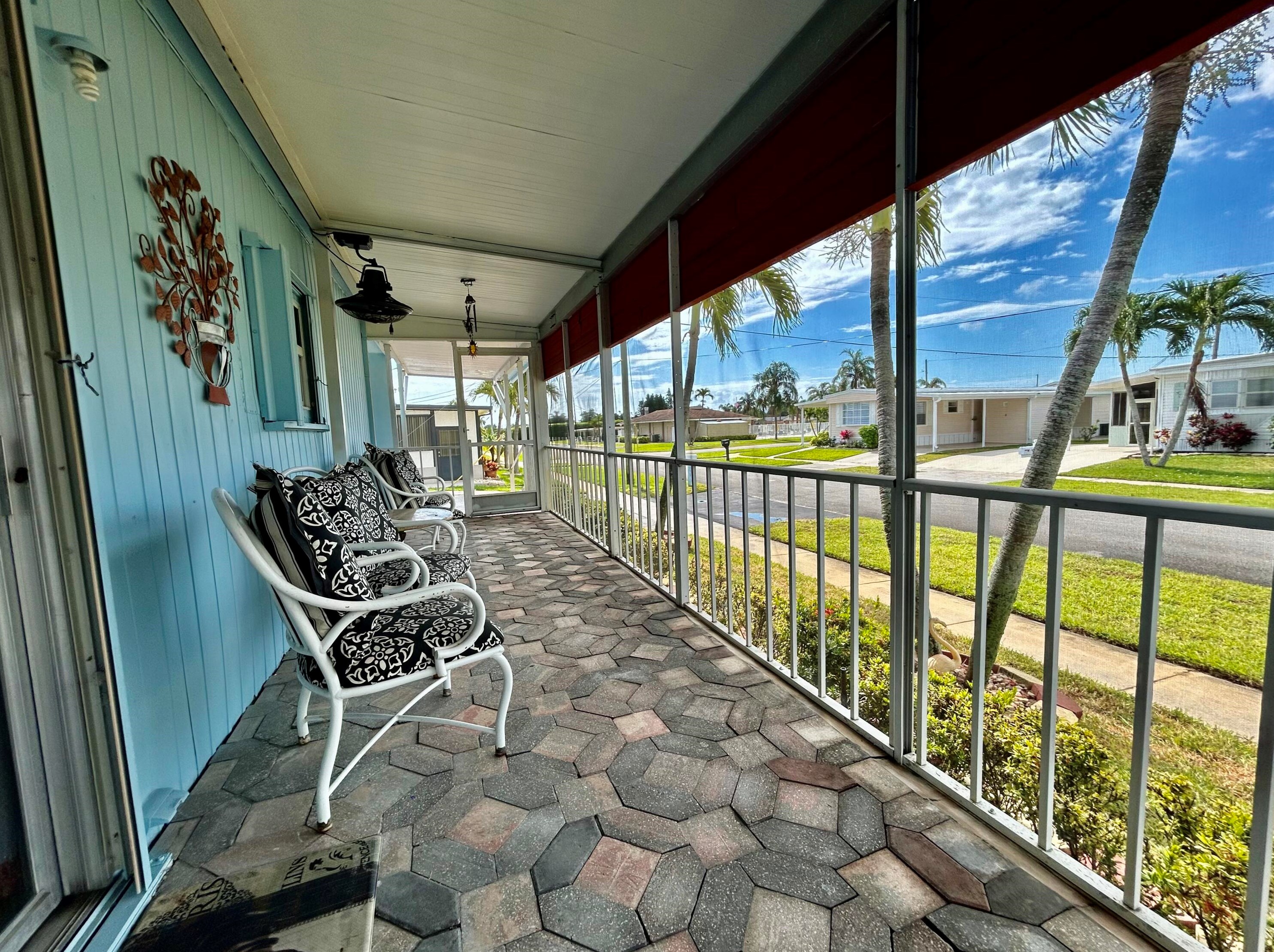 4375 Mockingbird Dr, Boynton Beach FL 33436-2635 exterior