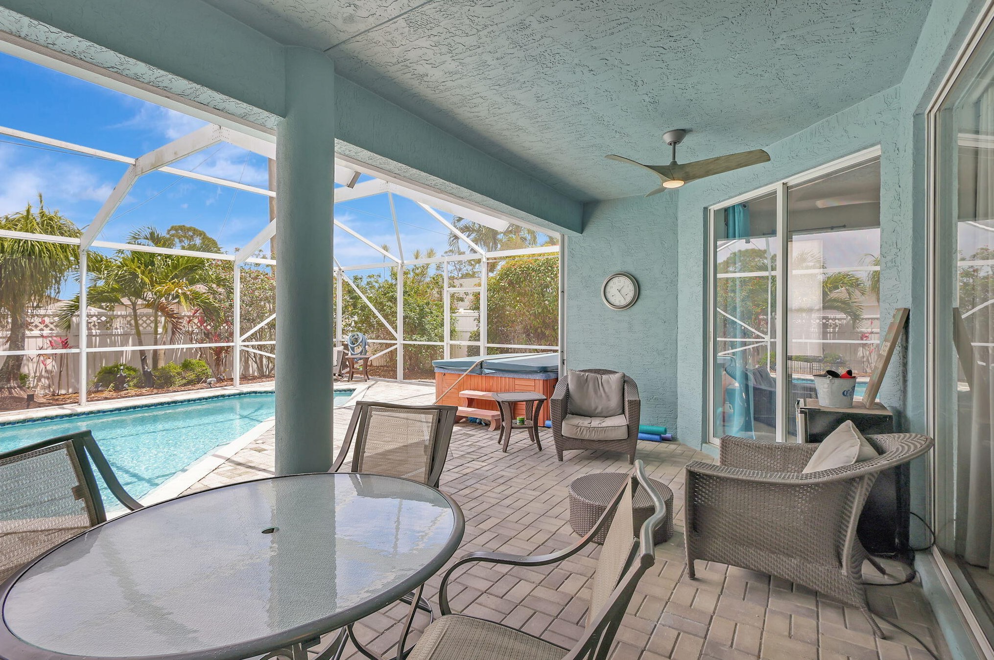 753 Essex Dr, Fort Pierce FL 34984-5216 exterior