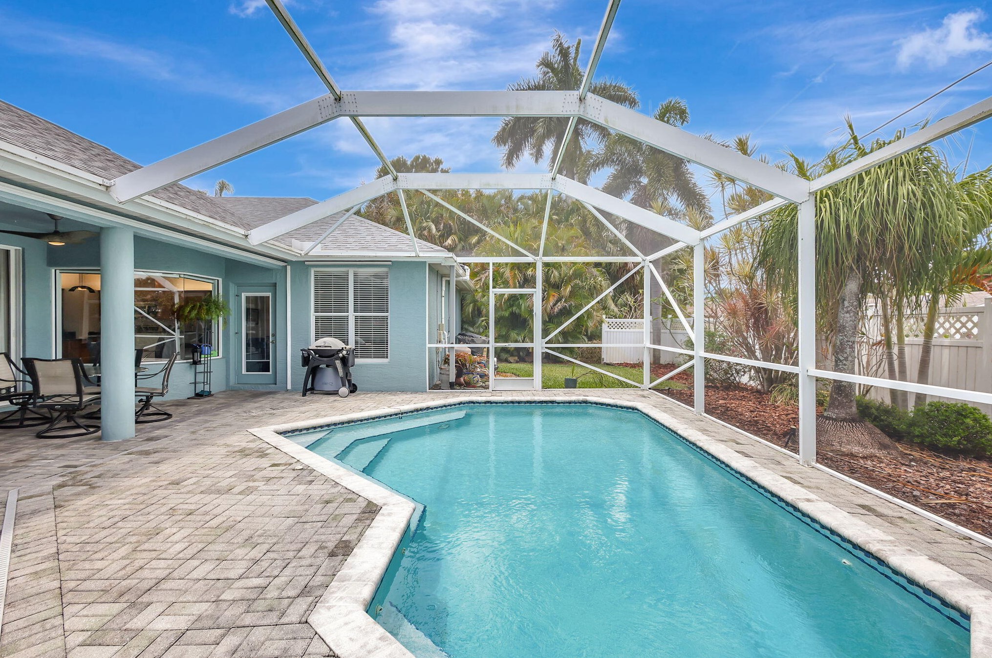 753 Essex Dr, Fort Pierce FL 34984-5216 exterior