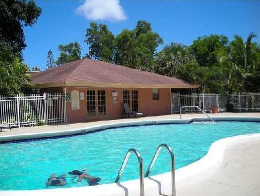 271 Bonnie Blvd #110, Lake Worth, FL 33461