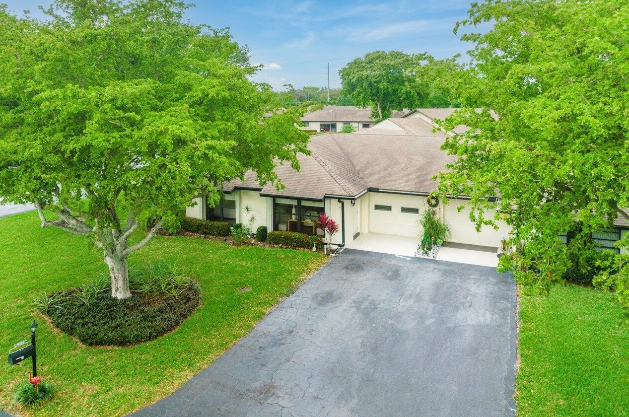4872 Dovewood Cir, Boynton Beach, FL 33436-4008