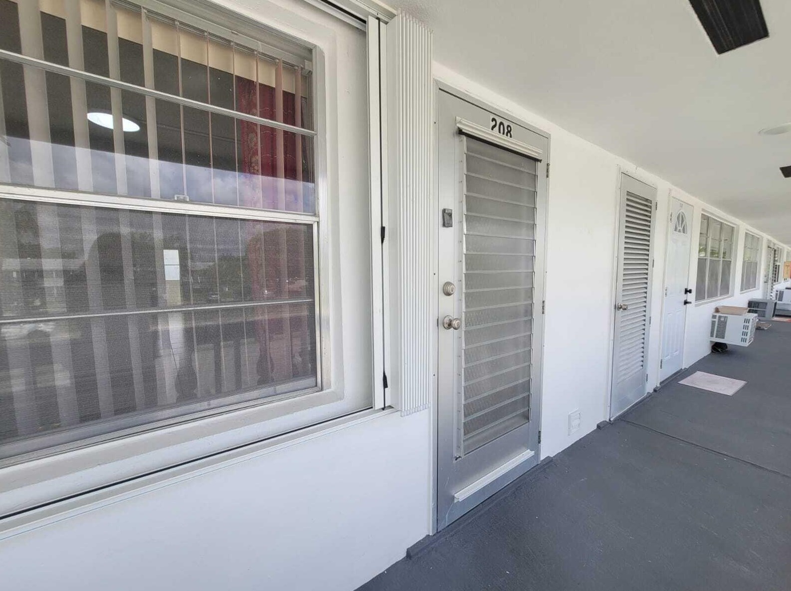 208 Berkshire J, West Palm Beach, FL 33417-2164