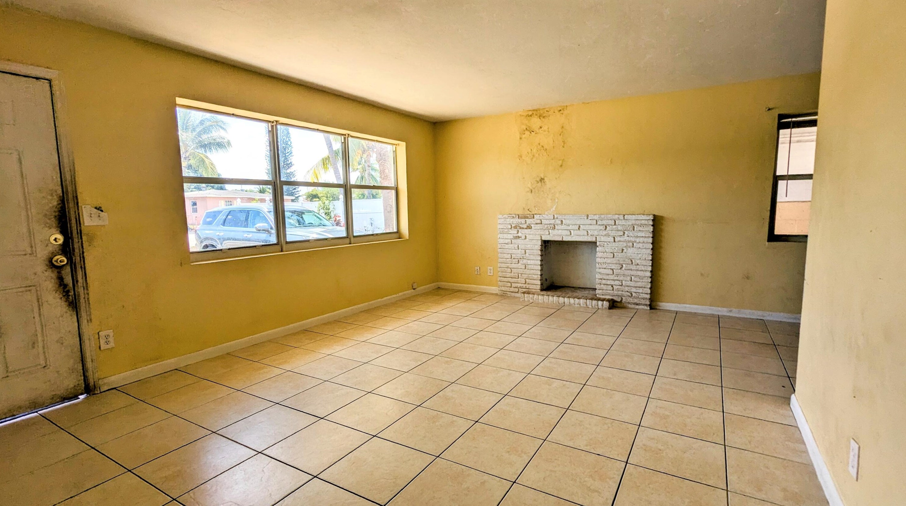 639 Aspen Rd, West Palm Beach FL  33409-6101 exterior