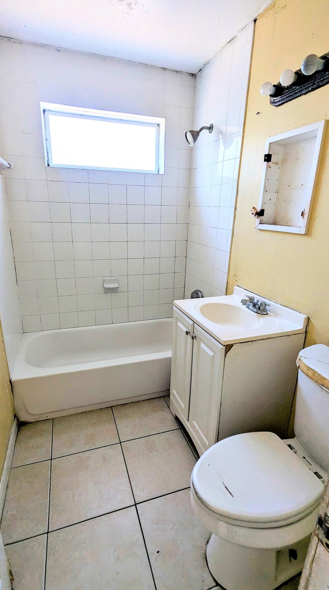 639 Aspen Rd, West Palm Beach FL  33409-6101 exterior