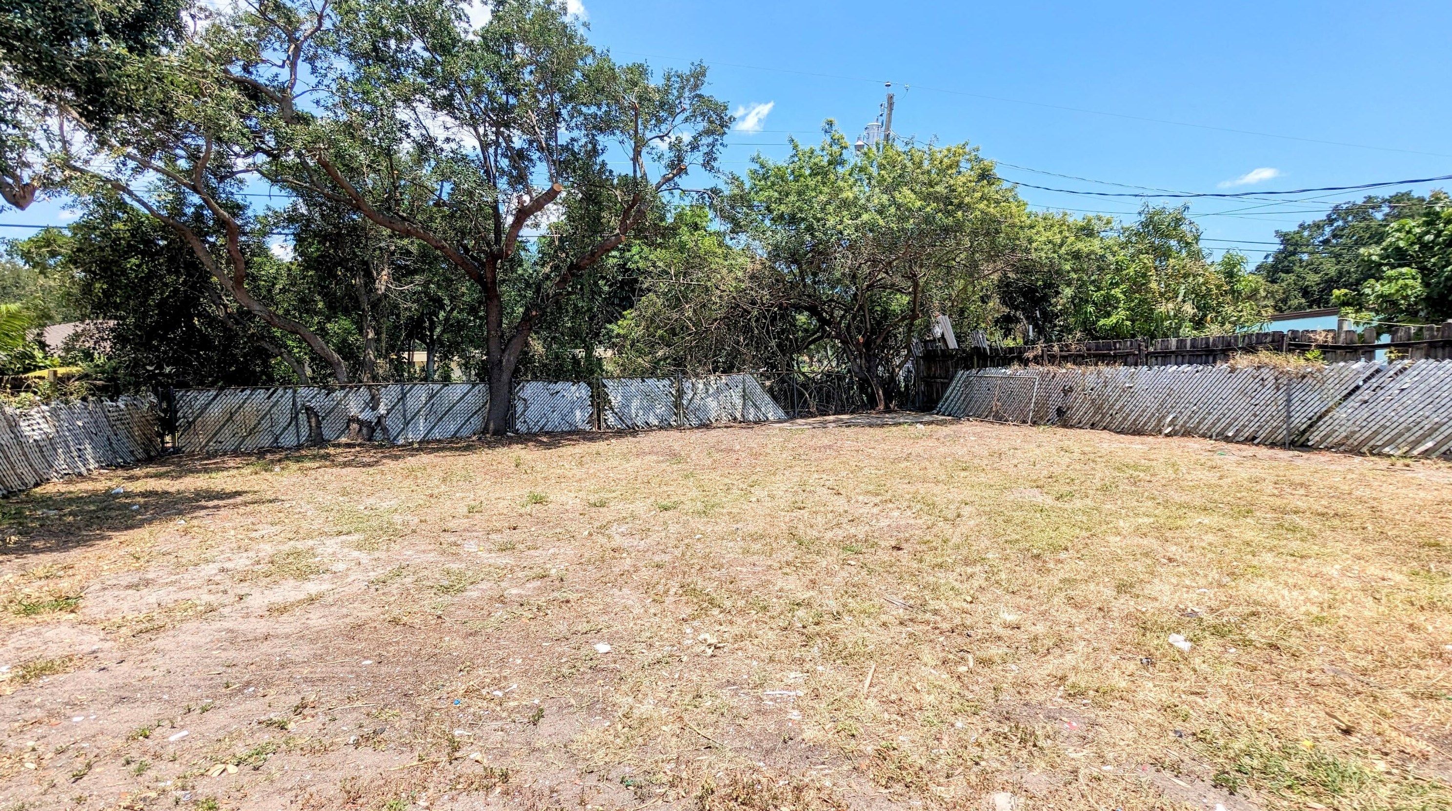 639 Aspen Rd, West Palm Beach FL  33409-6101 exterior