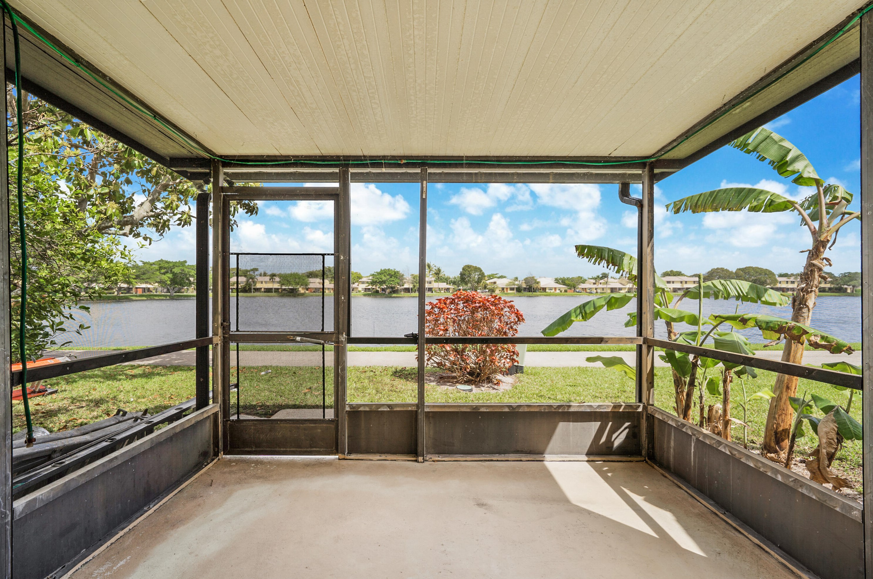 5319 Tennis Ln, Delray Beach, FL 33484