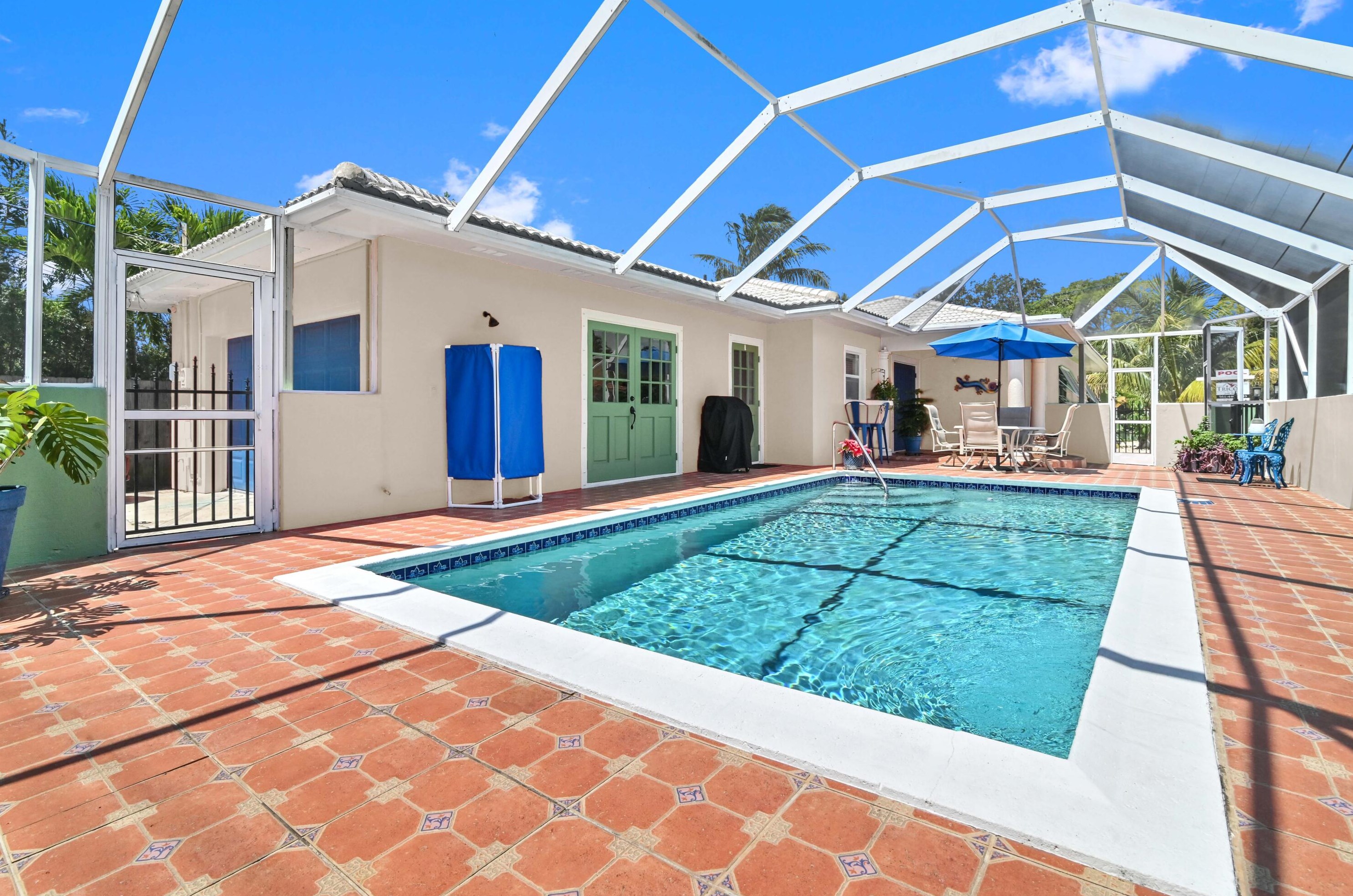 532 Palmway, Lake Worth FL  33460-3125 exterior